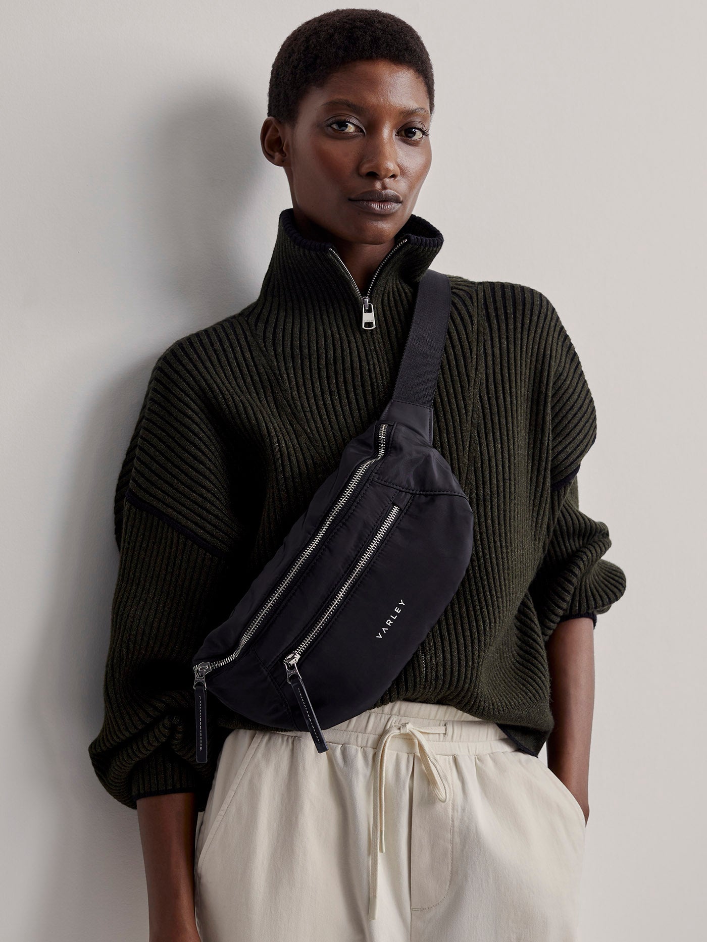 Varley Lasson Belt Bag Black - Stylish & Functional Waist Pack for Running, Travel & Everyday Use