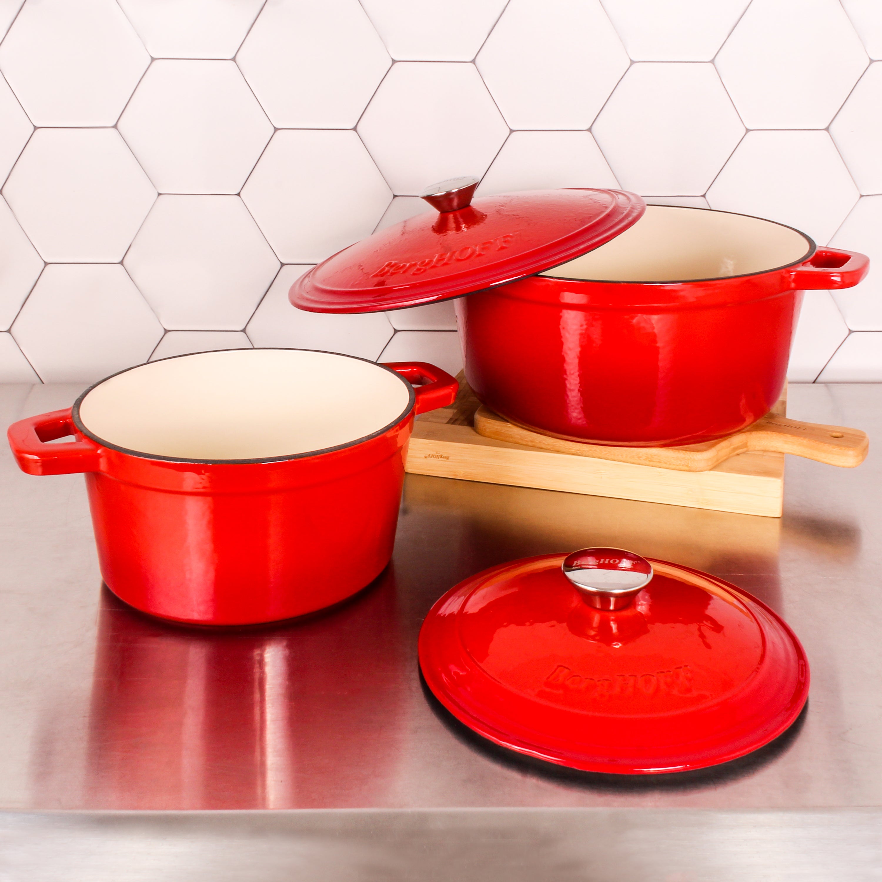 BergHOFF Neo 5-Quart Oval Cast Iron Dutch Oven with Lid - 11.5 Inch Enameled Cookware for Braising, Roasting & Baking - Perfect for Stovetop, Oven & Campfire Cooking - Vibrant Red