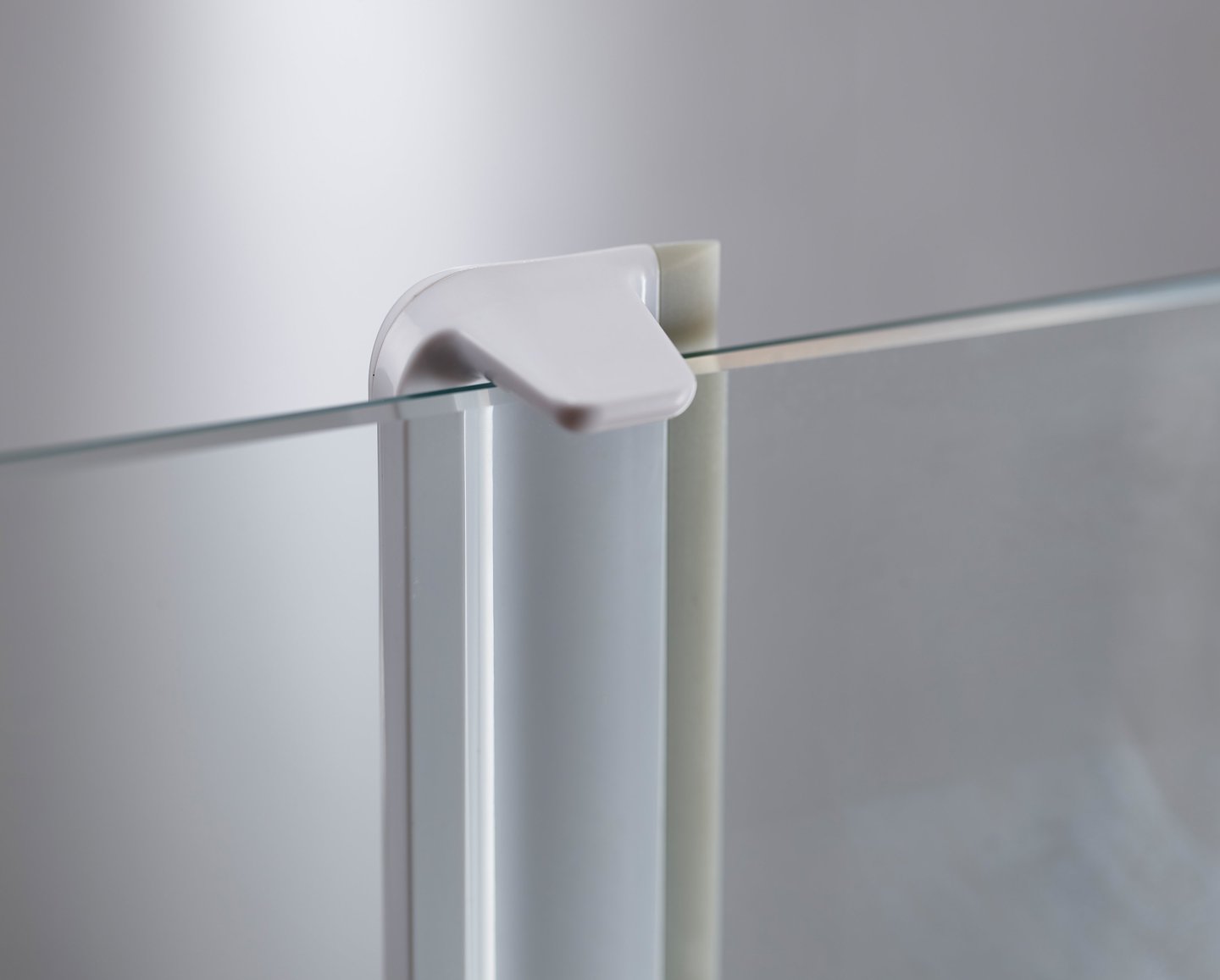 EasyStore Compact Shower Squeegee - Stainless Steel Bathroom Window Wiper for Streak-Free Cleaning - Perfect for Shower Doors, Tiles, Mirrors & Glass Surfaces