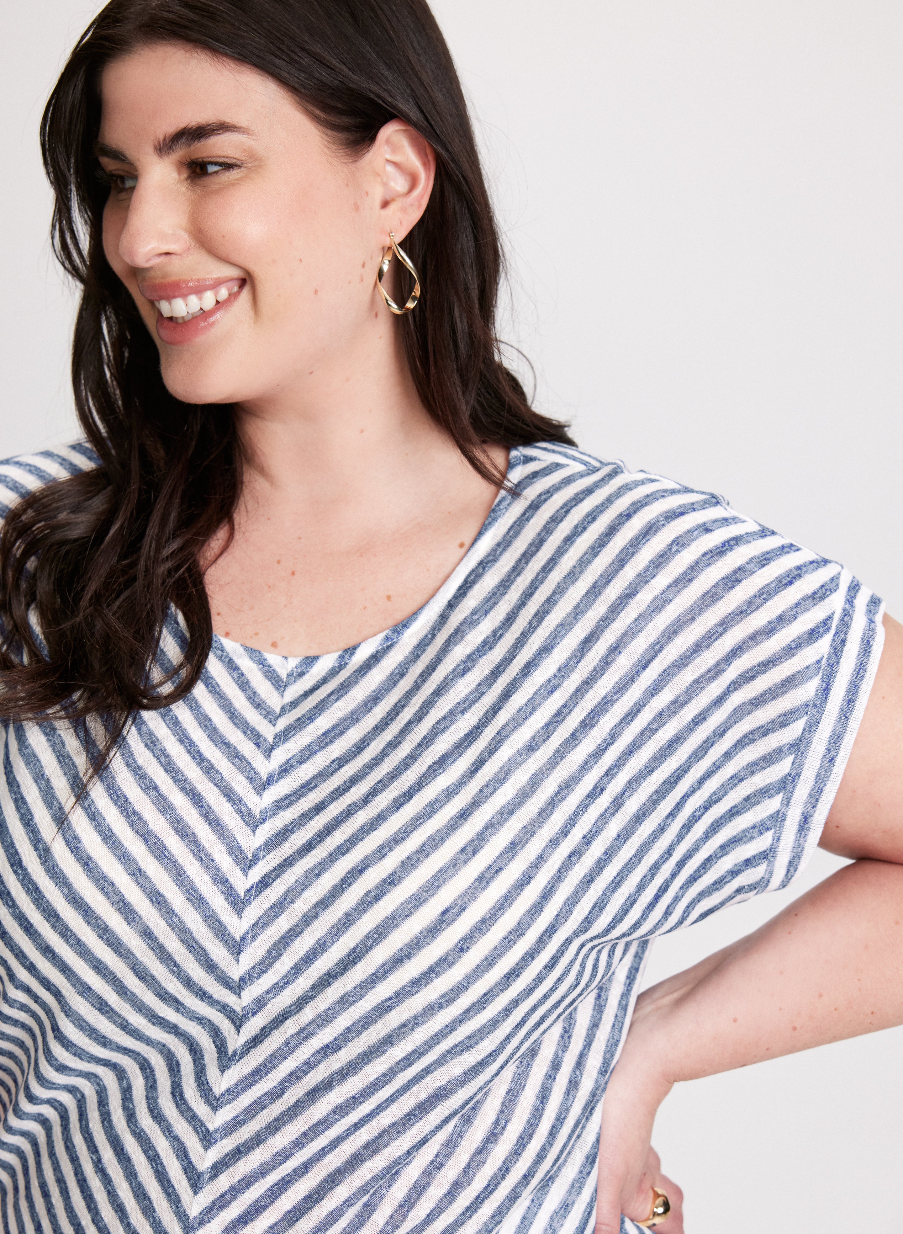 Diagonal Stripe Cap Sleeve Top for Women - Fashion Summer T-Shirt - Casual & Comfortable Daily Wear - Perfect for Beach, Shopping and Outdoor Activities