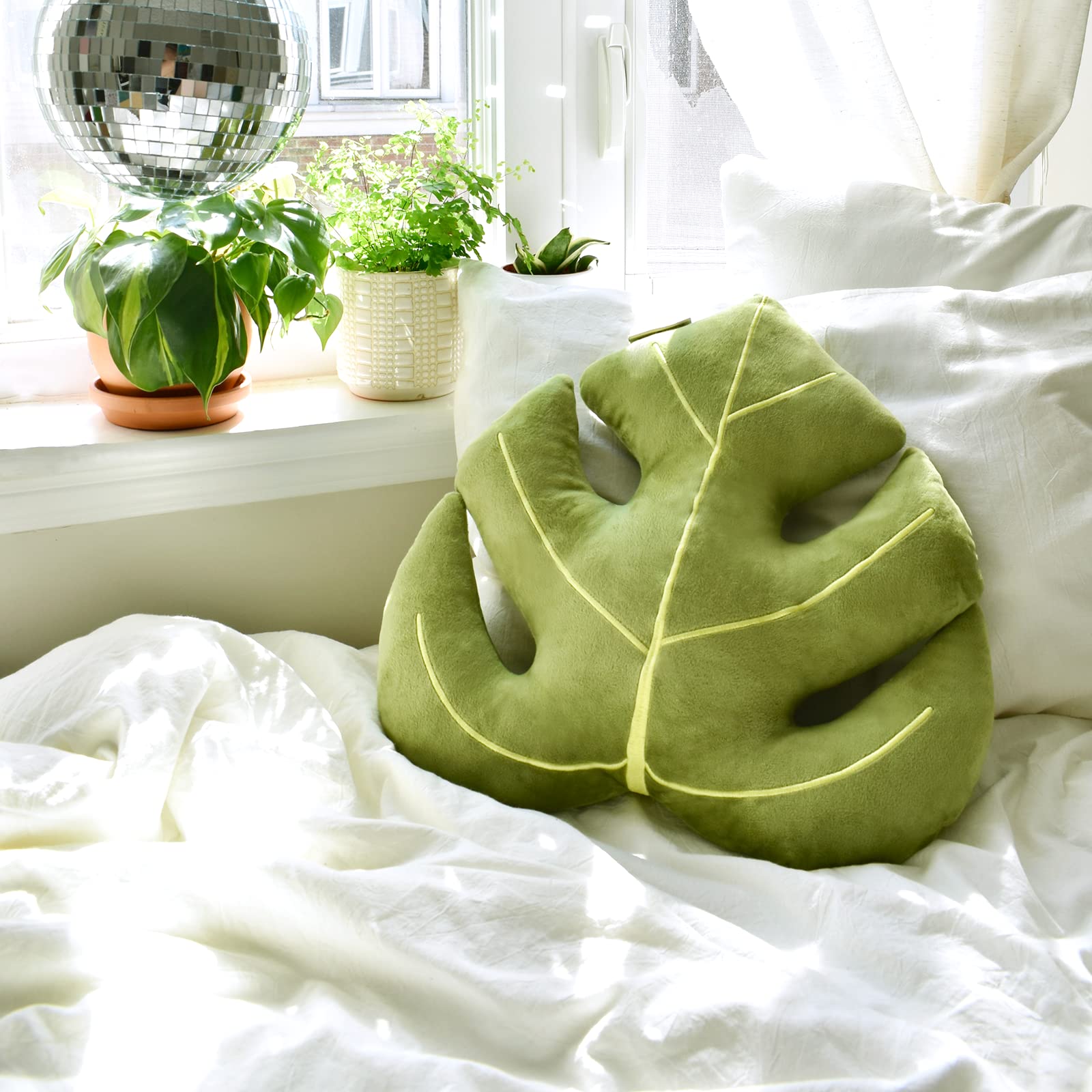 3D Monstera Leaf Plush Throw Pillow - Soft Decorative Cushion for Plant Lovers, Perfect for Bedroom, Living Room & Nursery Decor | Cozy Home Accent Gift for Plant Enthusiasts | Ideal for Reading Nooks, Sofa Decor and Instagram-Worthy Plant Room Styling