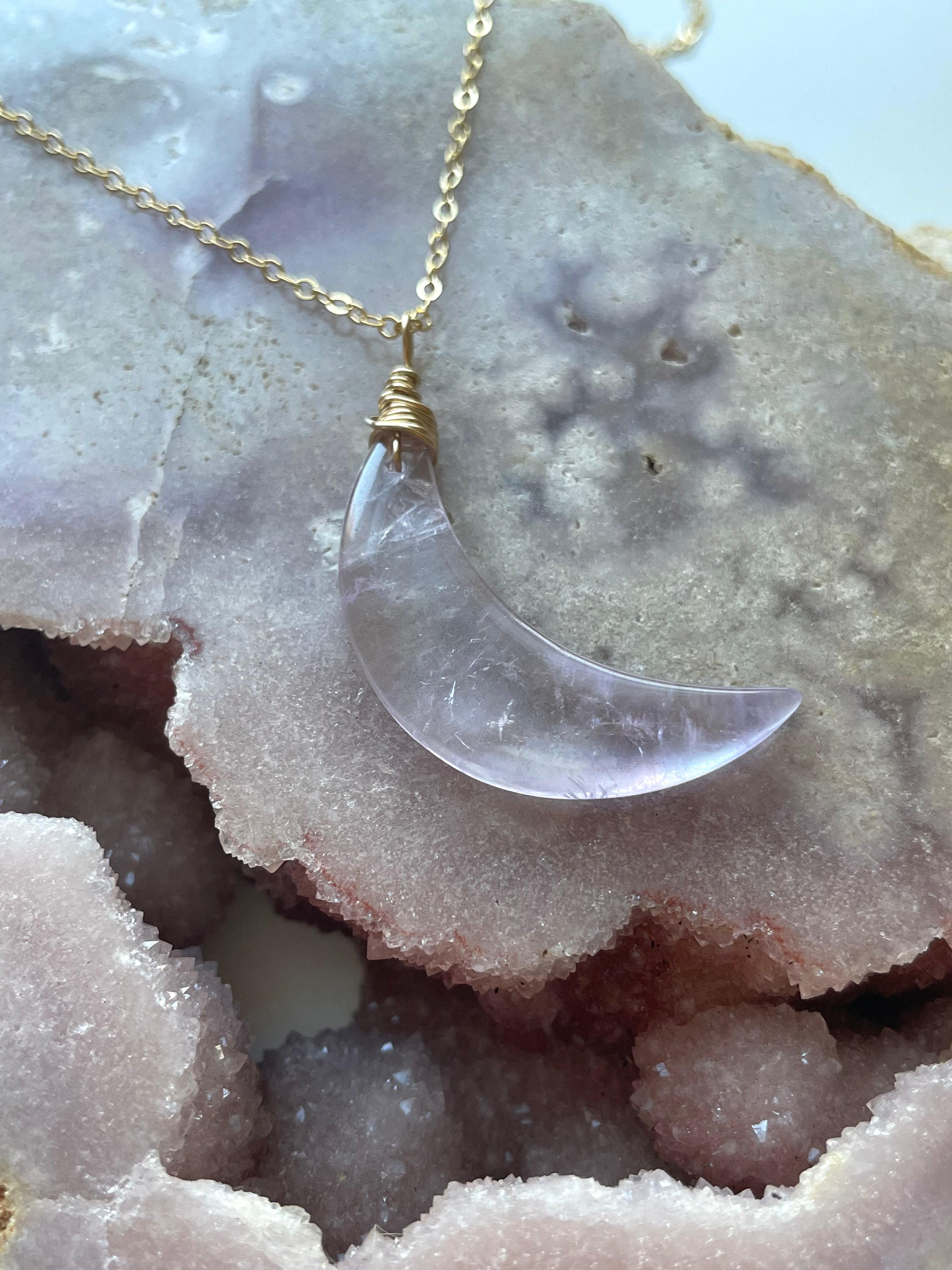Amethyst Moon Crystal Necklace – Healing Gemstone Jewelry for Women, Spiritual Protection & Positive Energy – Perfect for Meditation, Yoga & Everyday Wear