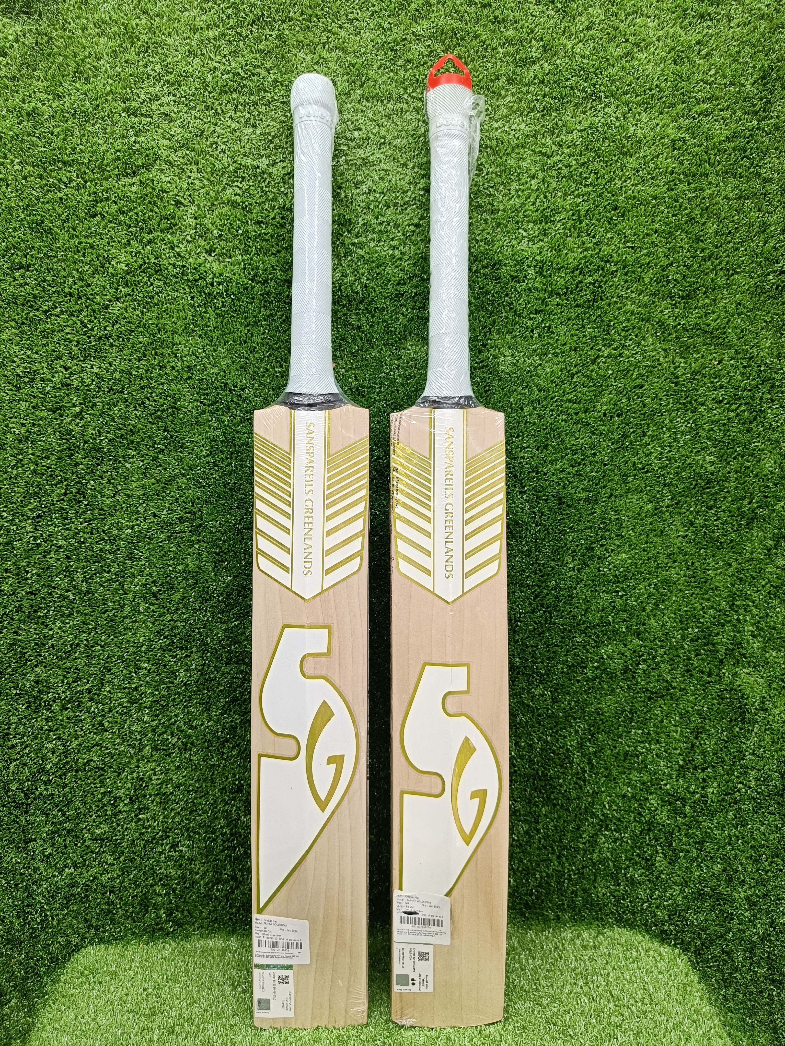 SG Sunny Gold Icon English Willow Cricket Bat - Premium Grade for Professional Players - Perfect for Matches, Training & Practice Sessions