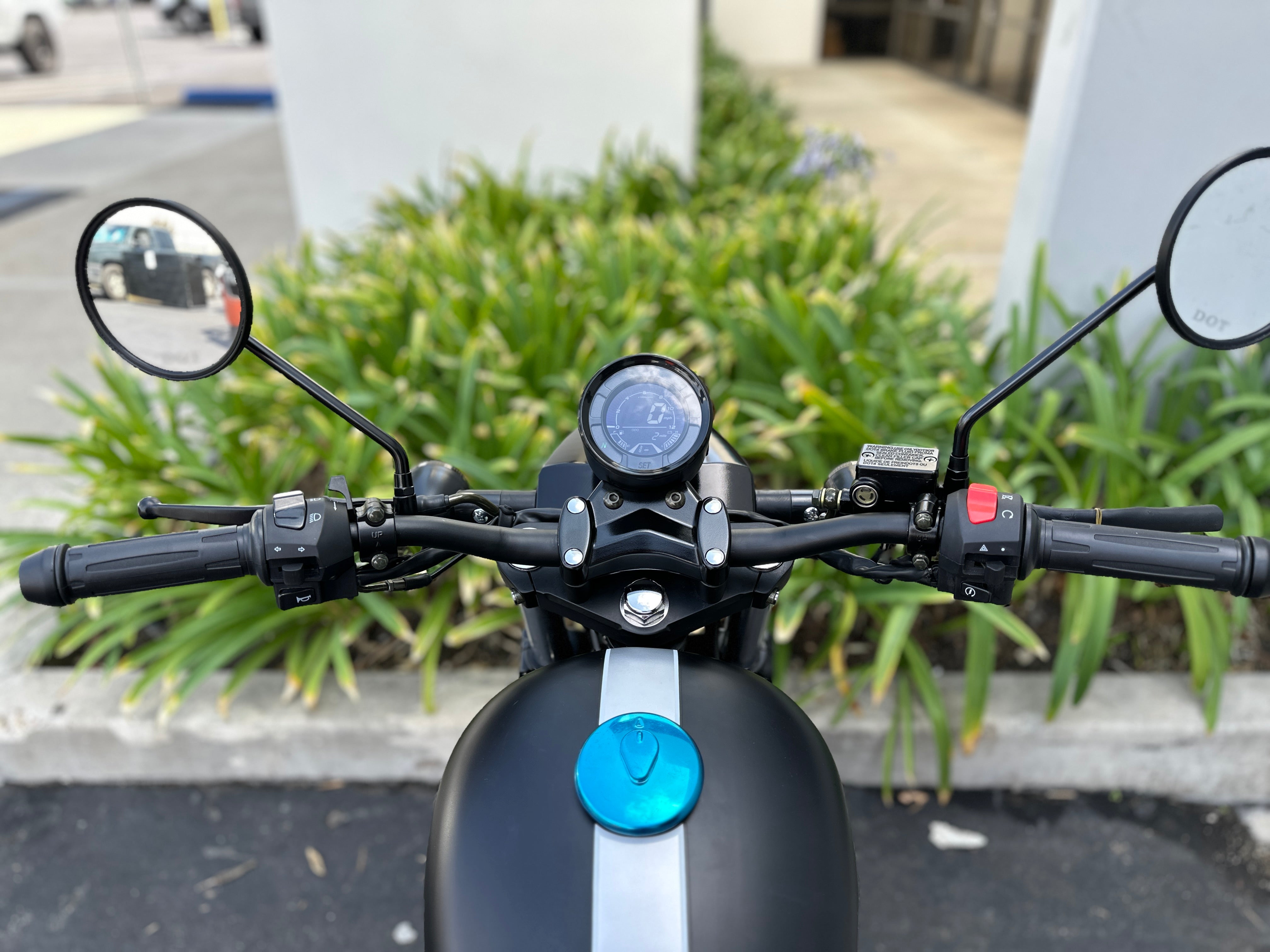 Venom Ghost 250cc Chopper Motorcycle - 5 Speed Manual Transmission for Cruising & Urban Commuting | Classic Style Bike for Men & Women