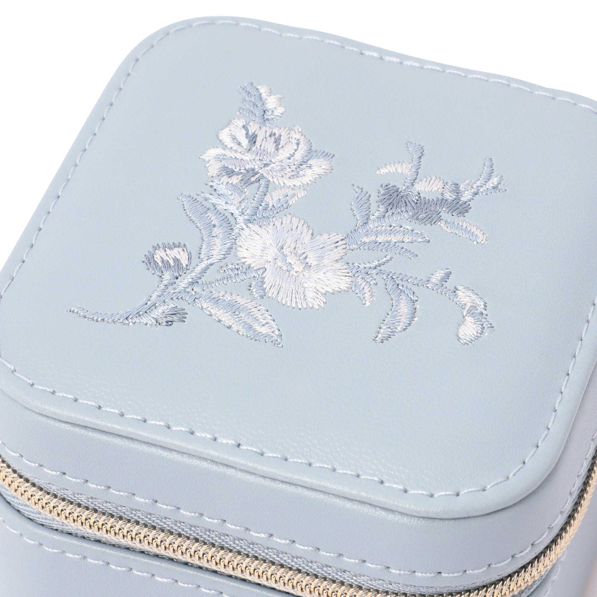 Elegant Blue Embroidery Flower Travel Jewelry Box - Perfect for Organizing Necklaces, Rings & Earrings on Vacation