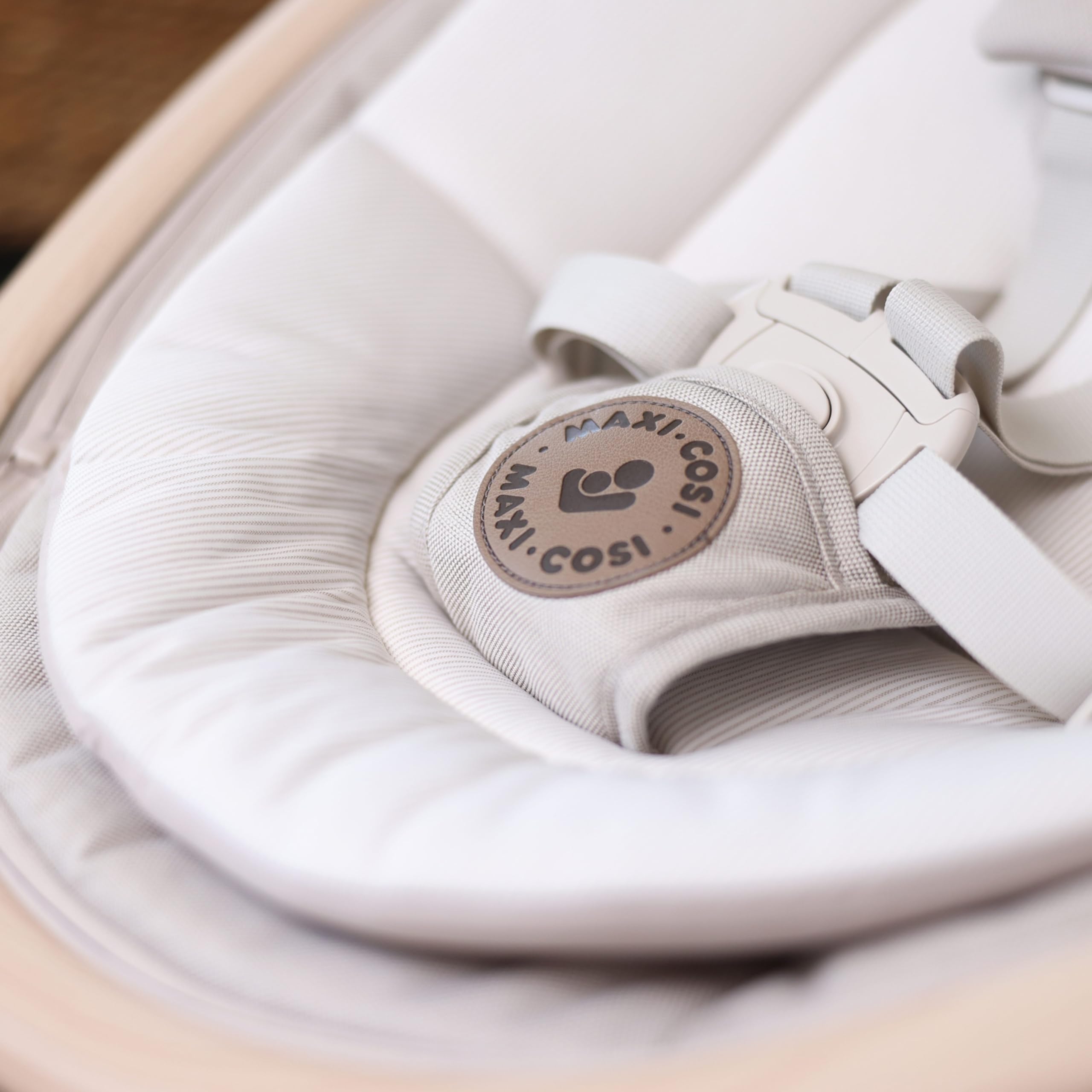 Maxi-Cosi Cassia Baby Swing for Infants - Portable, Lightweight & Foldable with Music & 360° Rotation - Classic Graphite | Perfect for Nursery, Travel & Soothing Newborns