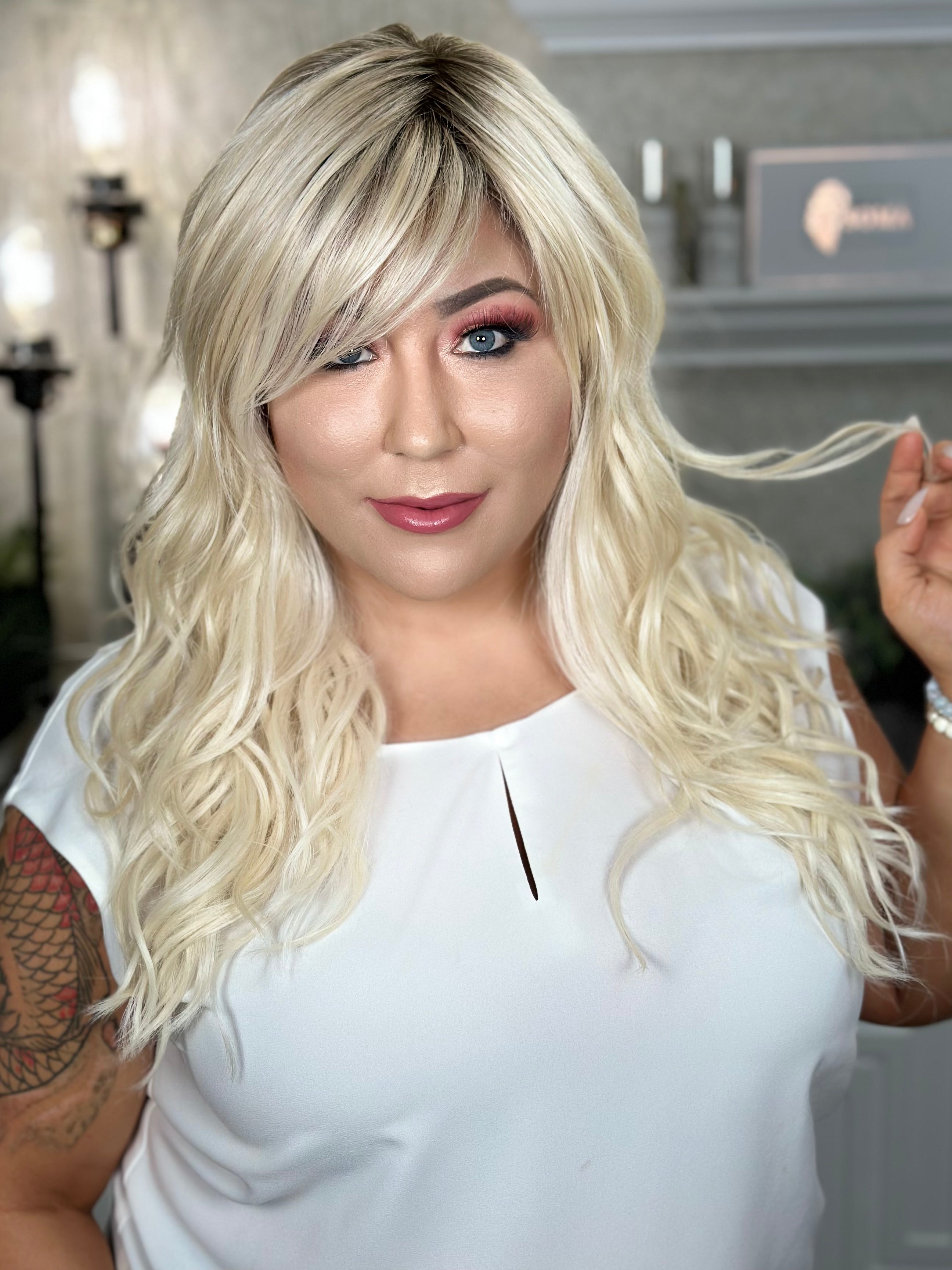 SWEET ROMANCE Hollywood Blonde Wig - Premium Synthetic Cosplay Hair for Halloween, Parties & Costume Events - Perfect for Cosplay, Theatrical Performances & Theme Parties