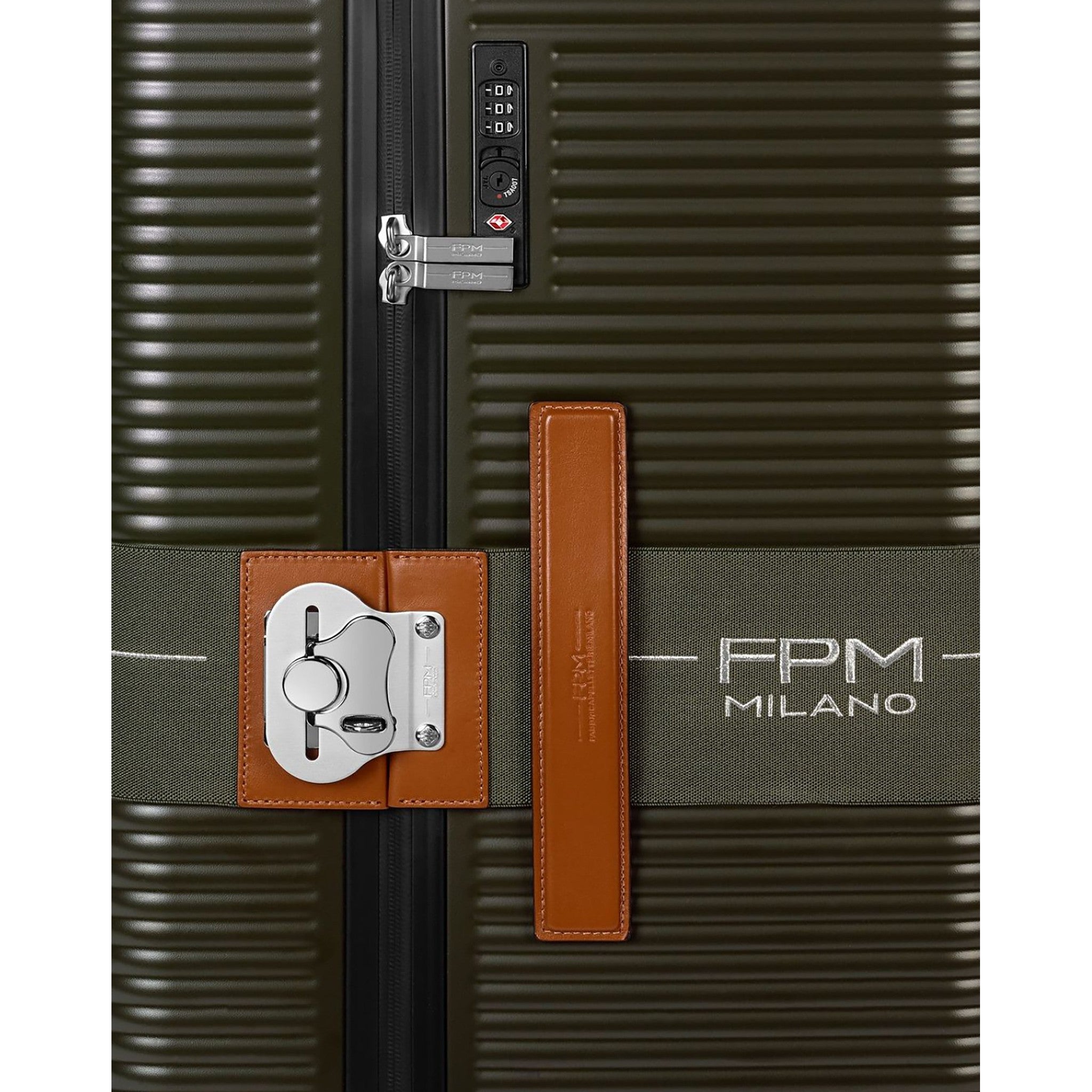 FPM Milano Bank Zip Deluxe 55S - Premium Leather Wallet for Men with RFID Protection | Slim Bifold Design for Business & Travel Use