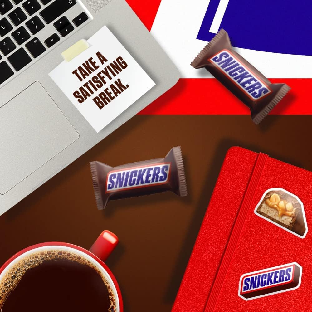 Snickers Fun Size Candy Bars - Individually Wrapped Chocolate, Peanut & Caramel Candy - Bulk Pack of 25 - Perfect for Halloween, Parties, Office Treats & Snack Time