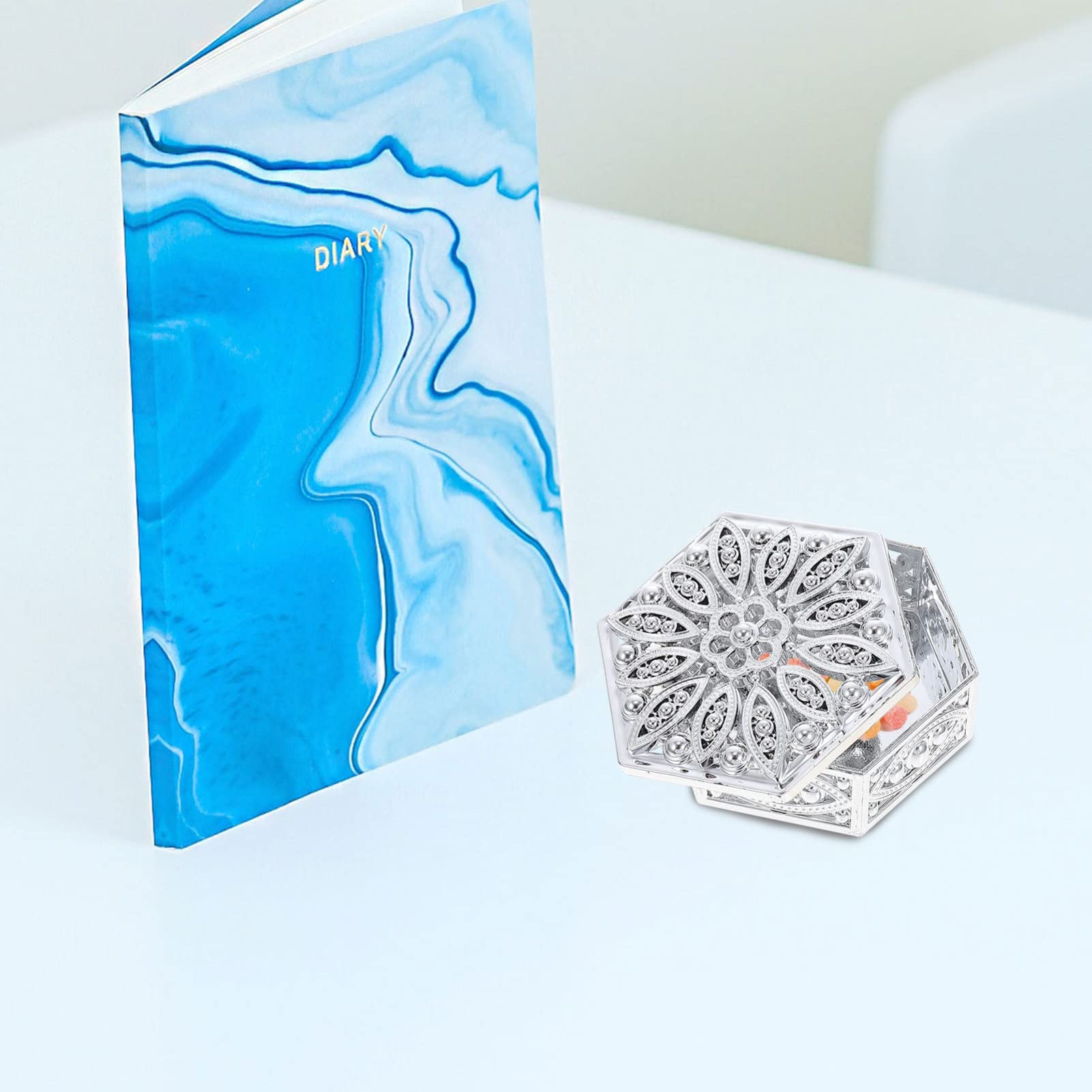 12pcs Plastic Candy Boxes for Wedding & Party Favors - Elegant Gift Packaging