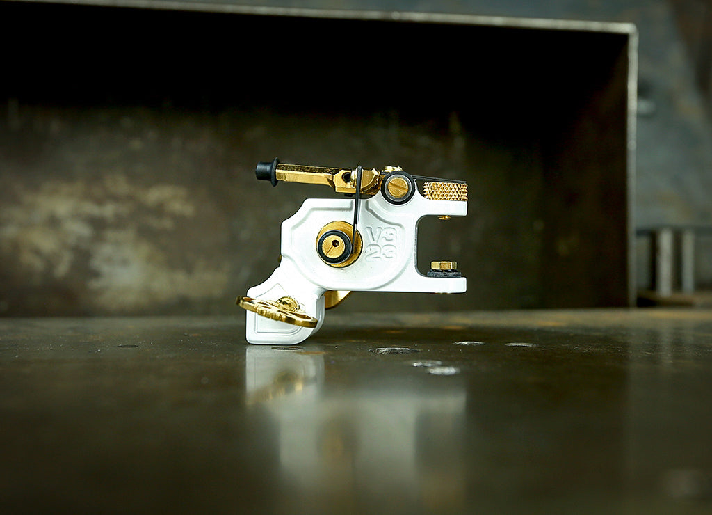 Dan Kubin V3/23 Sidewinder White & Gold RCA Cable - Premium Audio Connector for Home Theater, Studio Recording & DJ Equipment