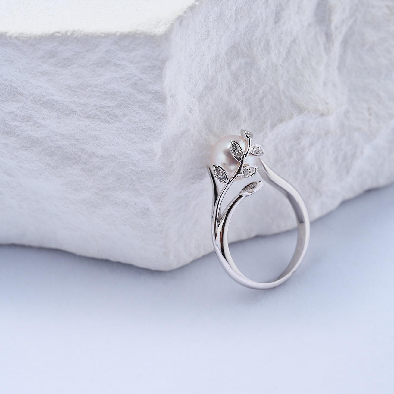 18K Solid Gold Diamond Akoya Hanadama Pearl Ring for Women - Elegant Bridal Jewelry, Anniversary Gift, Luxury Pearl Engagement Ring (KR00122)
