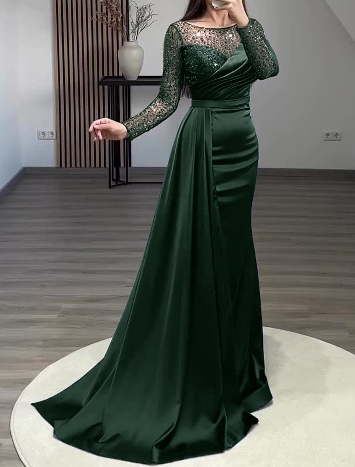 Elegant Mermaid Evening Gown - Red & Green Formal Dress with Sequin Details, Long Sleeves & Jewel Neckline for Wedding Guest, Court Train - Perfect for Black Tie Events, Galas & Special Occasions 2024