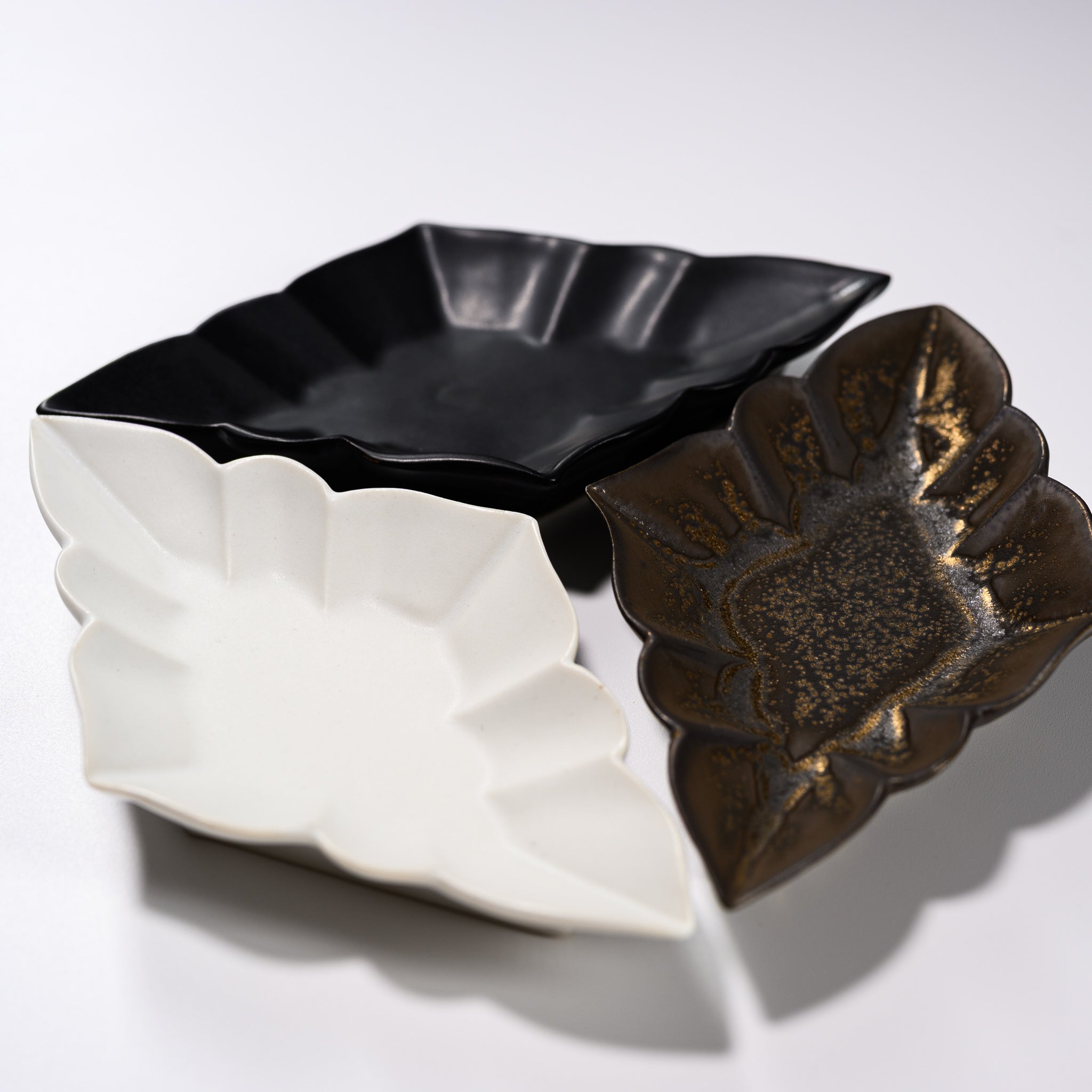 Handmade Usukiyaki Diamond Small Dish - Japanese Ceramic Appetizer Plate for Sushi, Soy Sauce & Condiments | Perfect for Home Dining & Gifts
