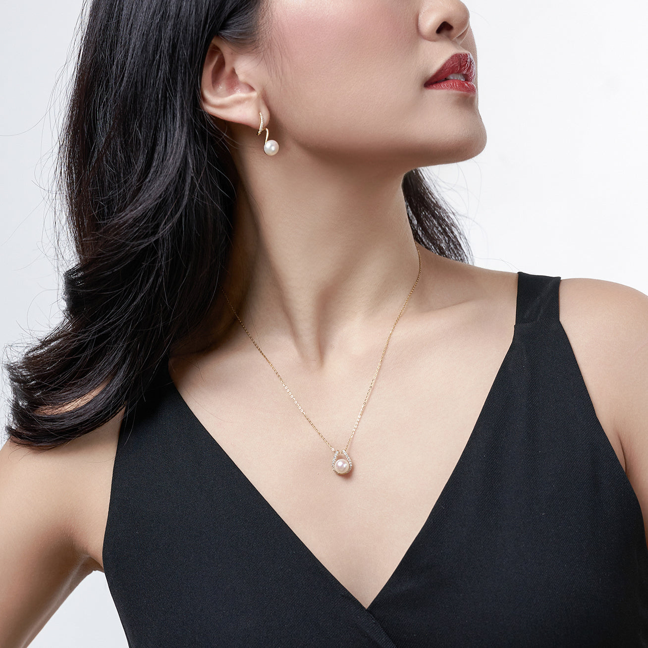 18K Solid Gold Diamond Hanadama Akoya Pearl Necklace - Luxury Japanese Pearl Jewelry for Women - Perfect for Weddings, Anniversaries & Special Occasions