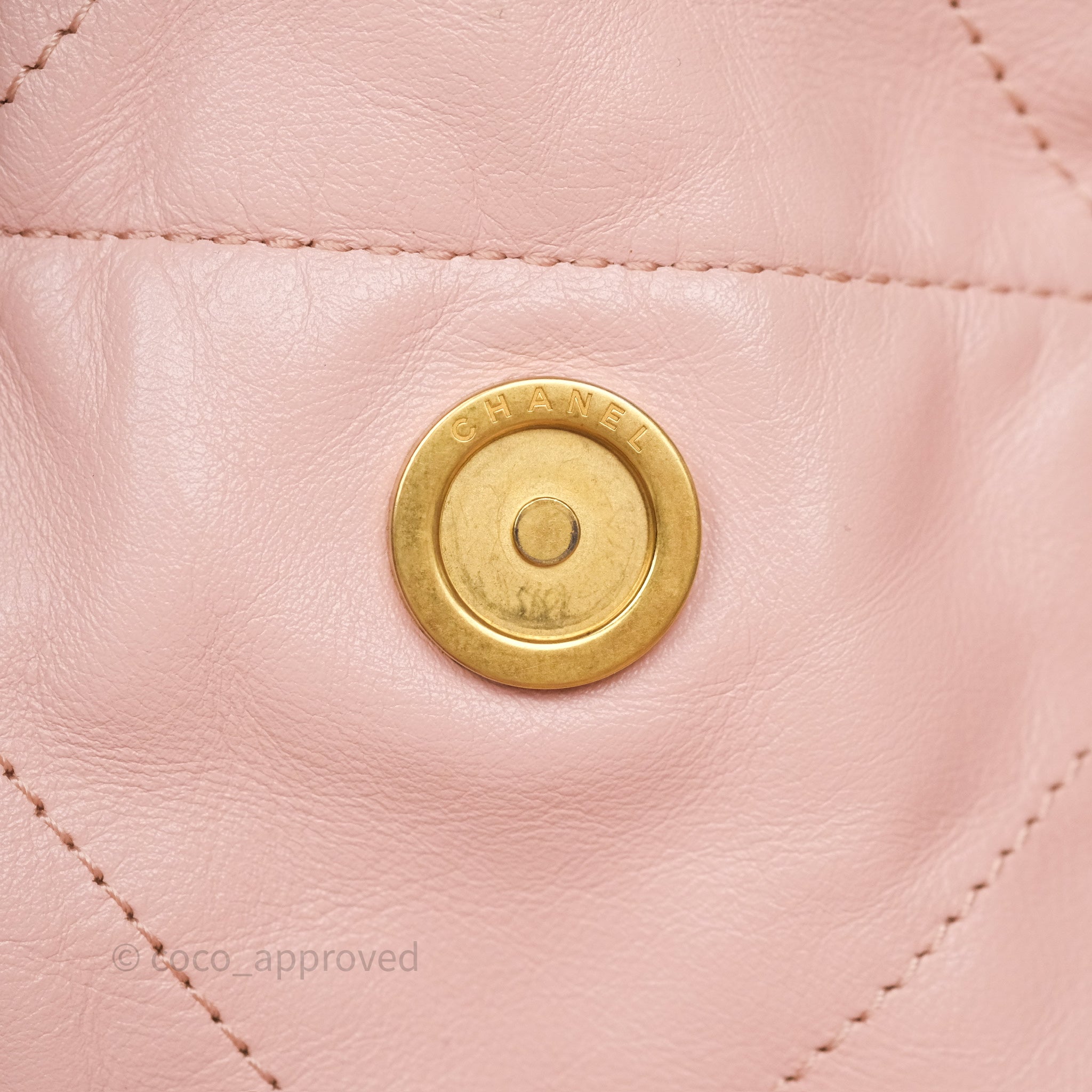 Chanel 22 Medium Handbag in Pink Crumpled Calfskin with Aged Gold Hardware - Luxury Crossbody Bag for Women, Perfect for Date Night & Special Occasions
