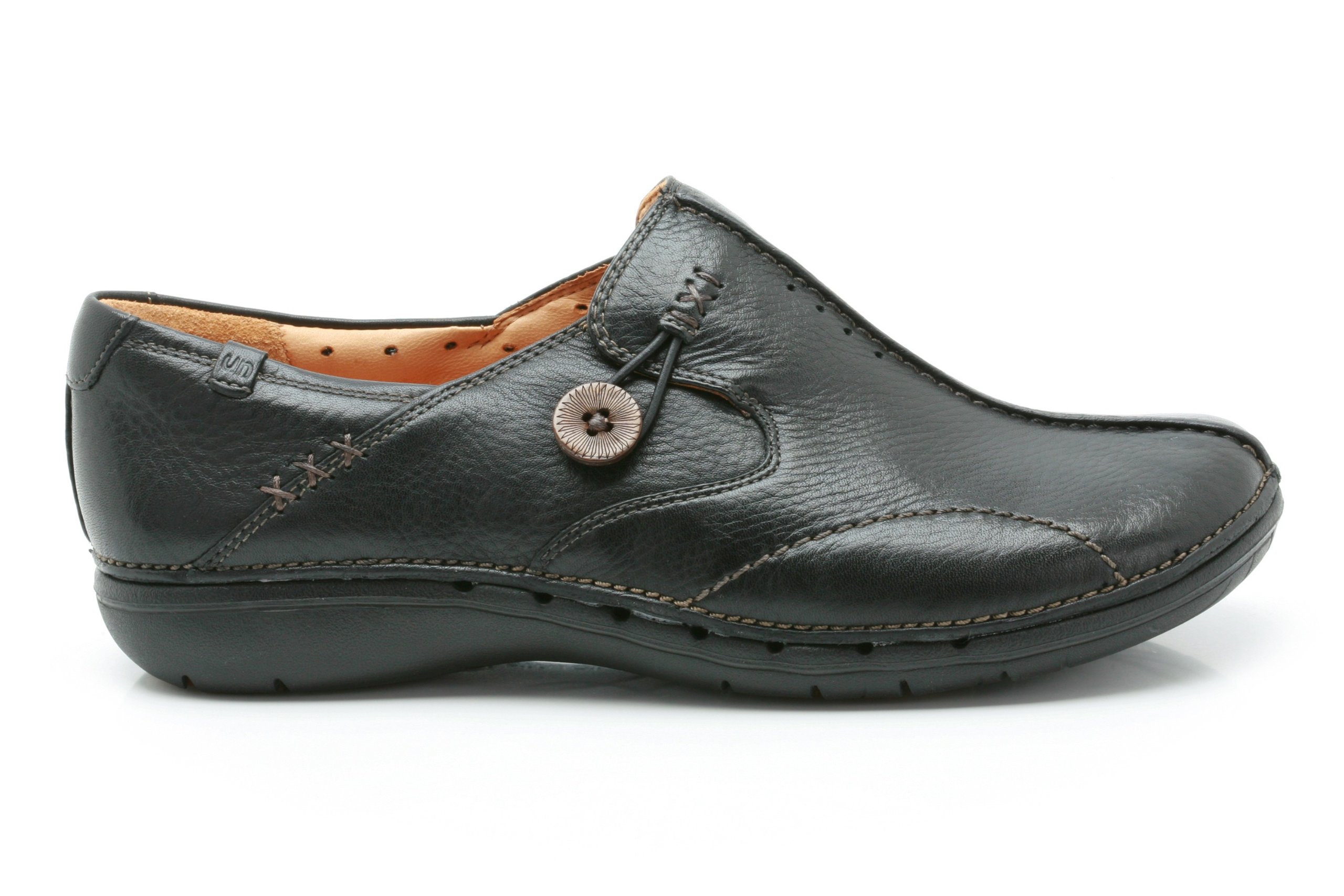 Clarks Women's Comfortable Leather Moccasin Loafers - Slip-On Casual Shoes for Work, Travel & Everyday Wear
