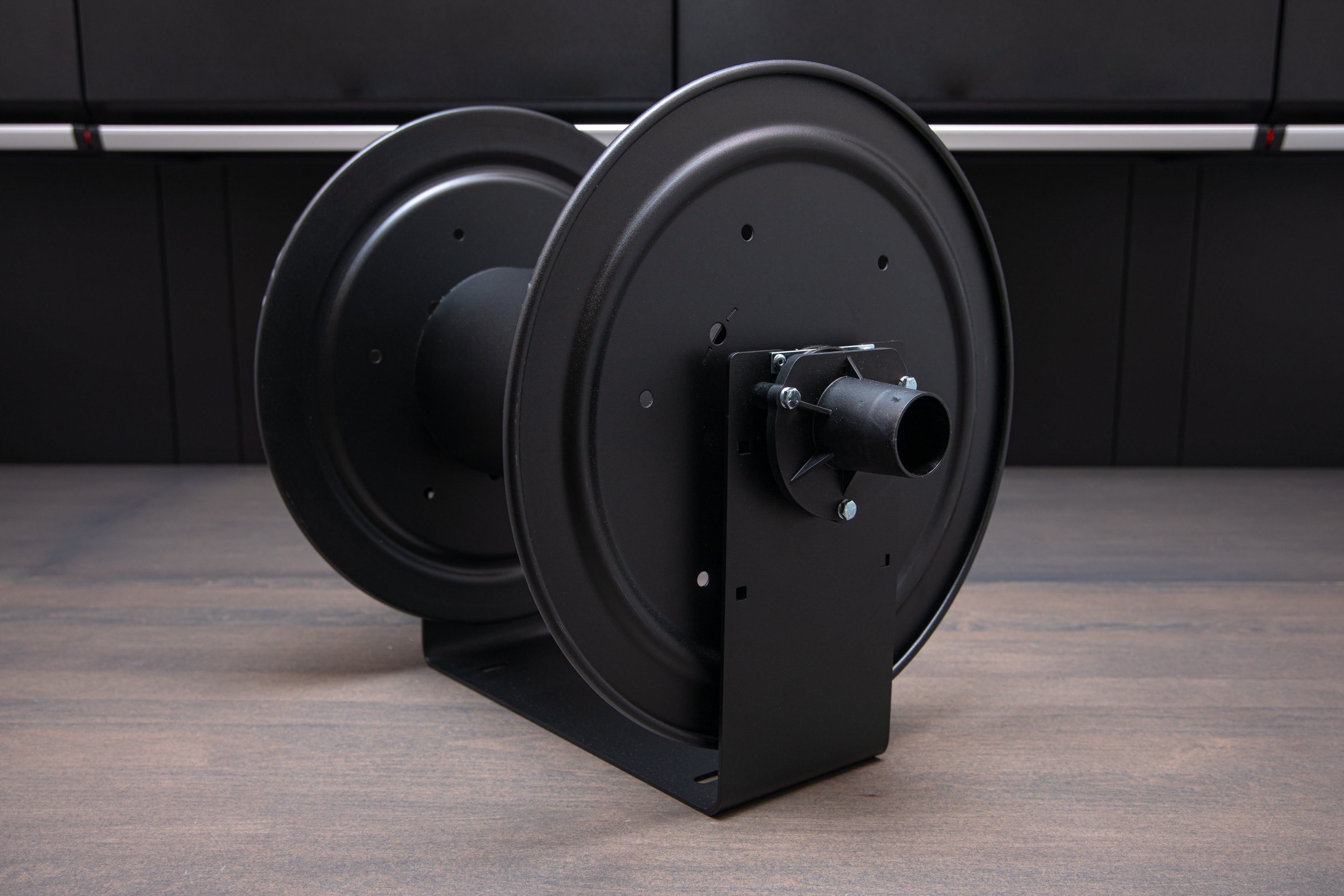 High-Quality Coxreels Vacuum Hose Reel for Industrial & Home Use - Durable Retractable Air Hose Storage Solution for Workshops, Garages & Cleaning
