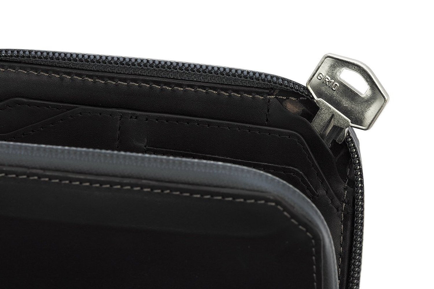 Bellroy Elements Travel Wallet - RFID Blocking Slim Leather Wallet for Men & Women | Perfect for Air Travel, Business Trips & Everyday Use