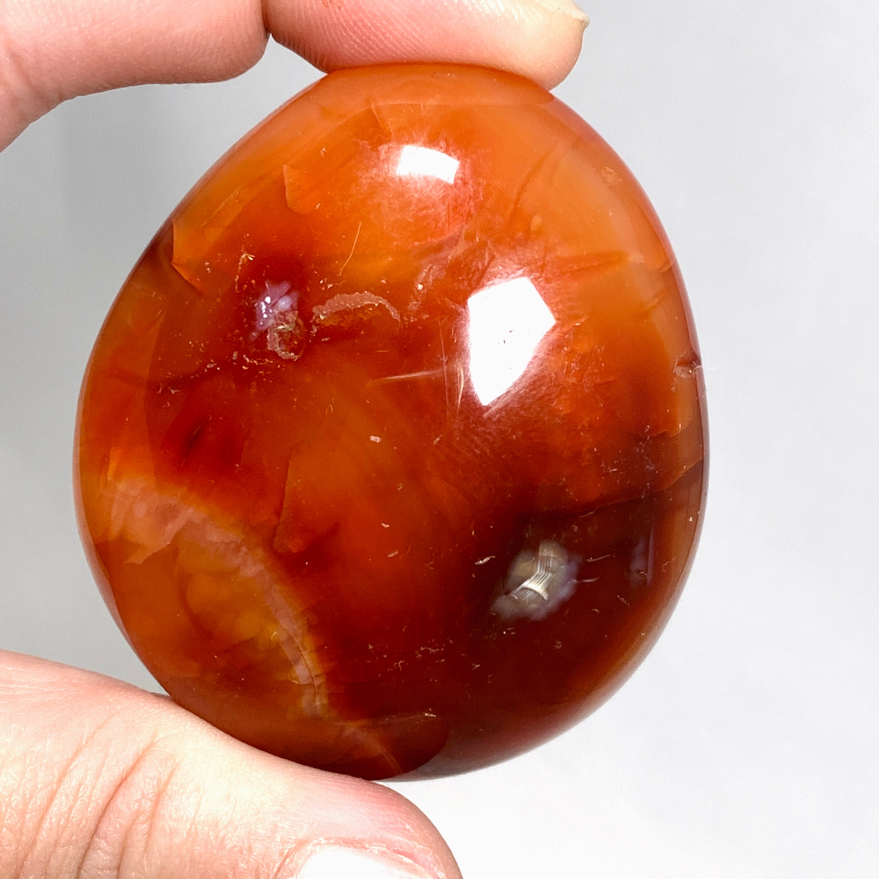 Natural Carnelian Palm Stone - 100g Healing Crystal for Stress Relief, Meditation & Chakra Balancing - Perfect for Reiki, Yoga & Spiritual Practices