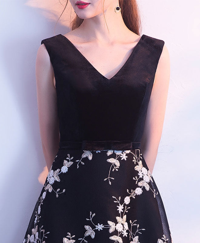 Elegant Black V-Neck Long Prom Dress for Women - Formal Evening Gown for Homecoming, Ball & Special Occasions