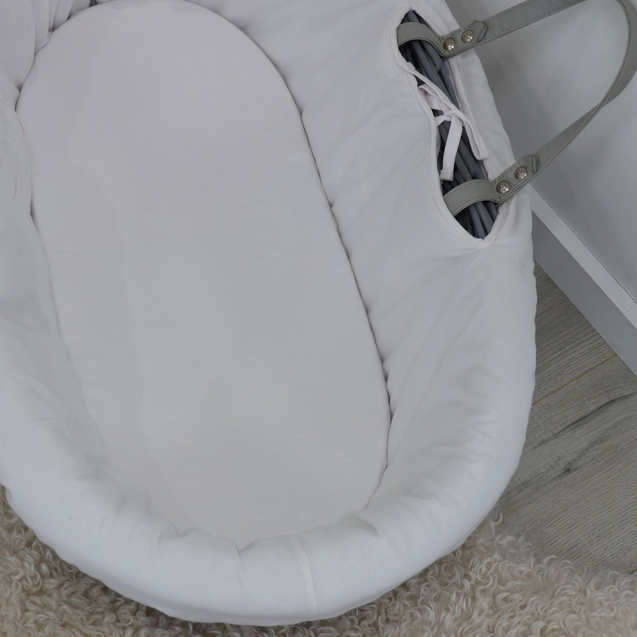 Premium 2-Pack Bamboo White Moses Basket Fitted Sheets - Soft Jersey Crib Bedding for Newborns & Infants - Perfect for Nursery, Baby Shower Gifts & Cozy Sleep