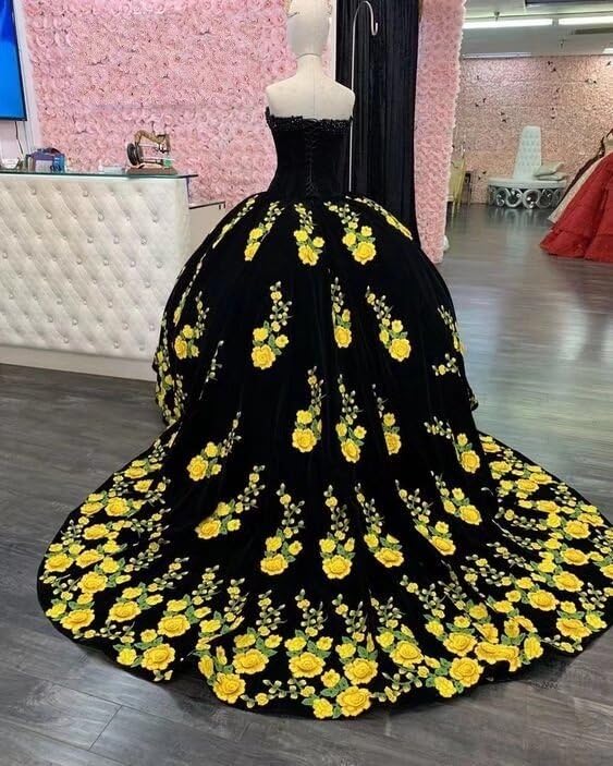 Exquisite Pearls & Floral Embroidered Quinceanera Dress with Long Train - Strapless Sweet 16 Ball Gown for Prom 2025 - Perfect for Quinceañeras, Debutante Balls & Formal Evening Events