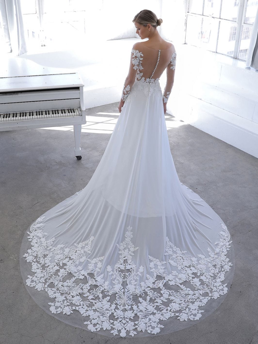 Enzoani Nandana Blue Wedding Dress Size 6 - Elegant A-Line Gown for Brides, Bridesmaids & Formal Occasions