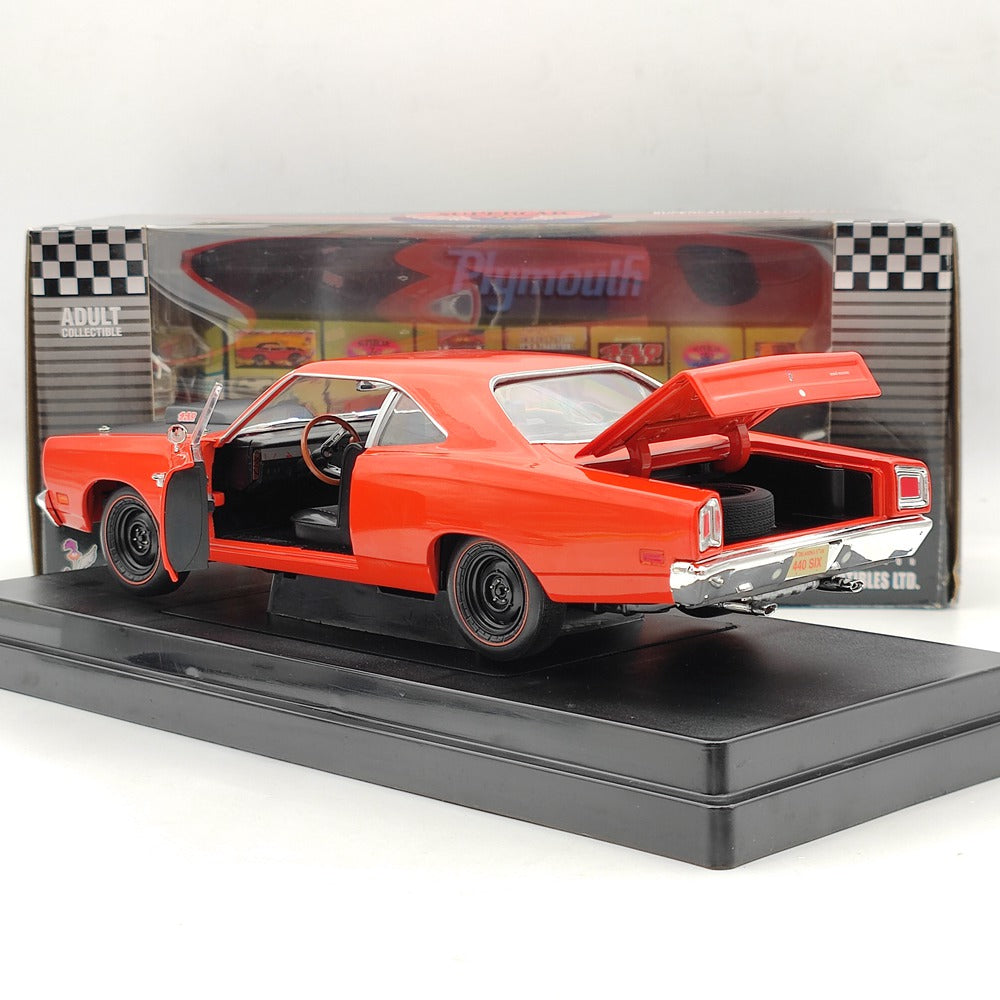 1:18 Scale 1969 Plymouth Roadrunner Supercar Diecast Model - 440 6BBL Orange Collectible Toy Car for Adults | Perfect for Display, Gifts, and Car Enthusiast Collections