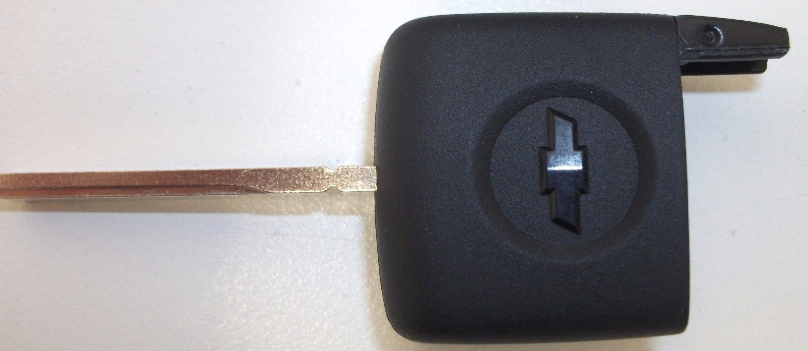 VE Commodore Blank Car Key with Chevrolet Logo 92193937 - Replacement Key for VE Commodore Models, Perfect for Key Duplication and Spare Car Keys