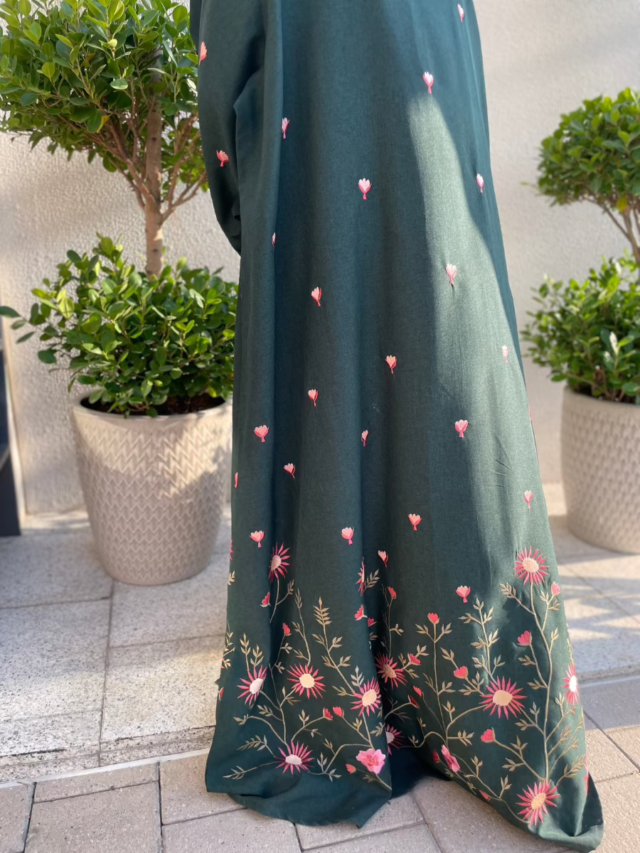 Elegant Green Linen Abaya Dress with Floral Embroidery - Modest Muslim Prayer Dress for Women - Perfect for Eid, Mosque & Special Occasions