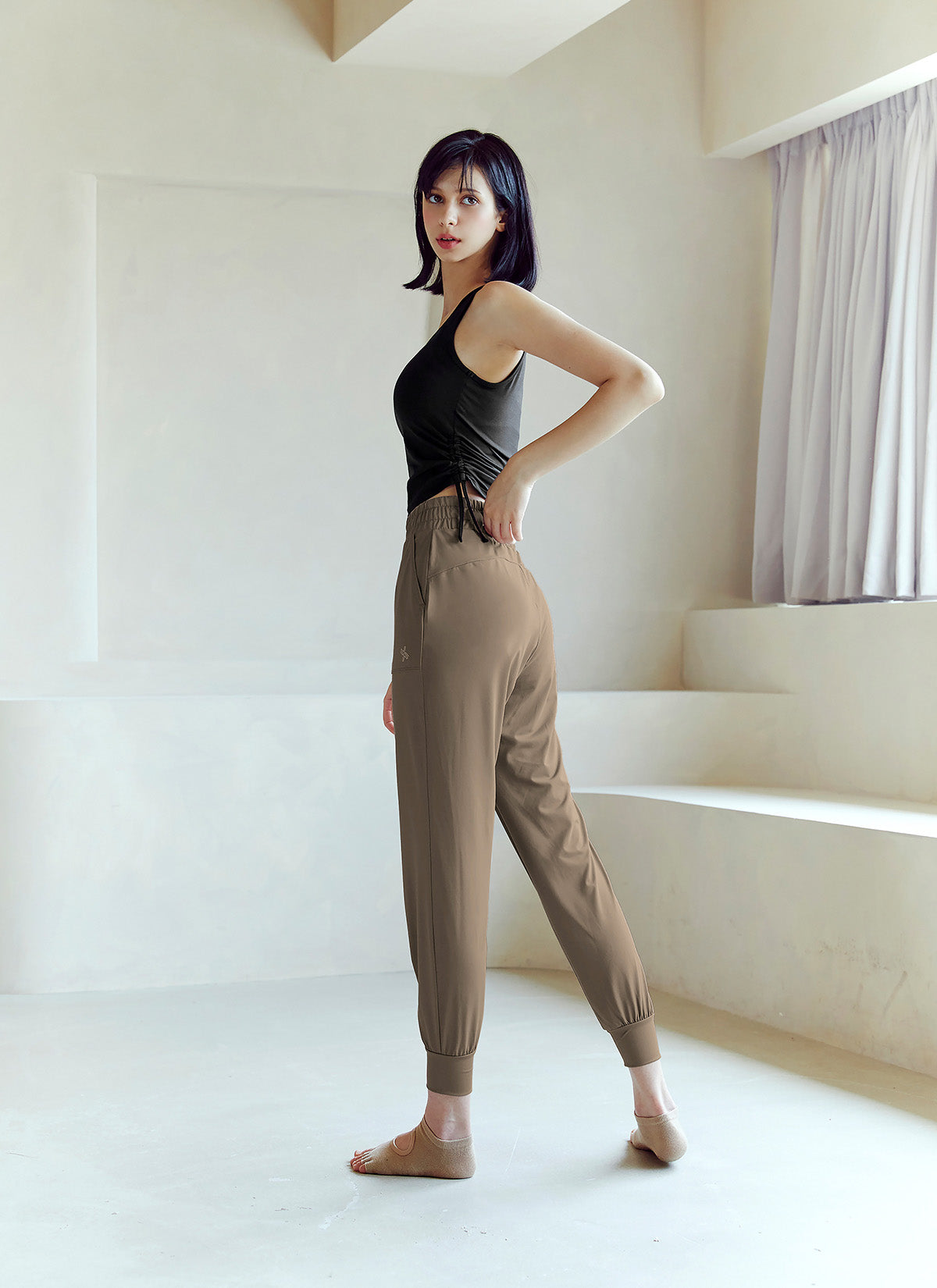 Medium Feather In Band Jogger Pants - Women's Lightweight Athletic Lounge Pants for Yoga, Running & Casual Wear