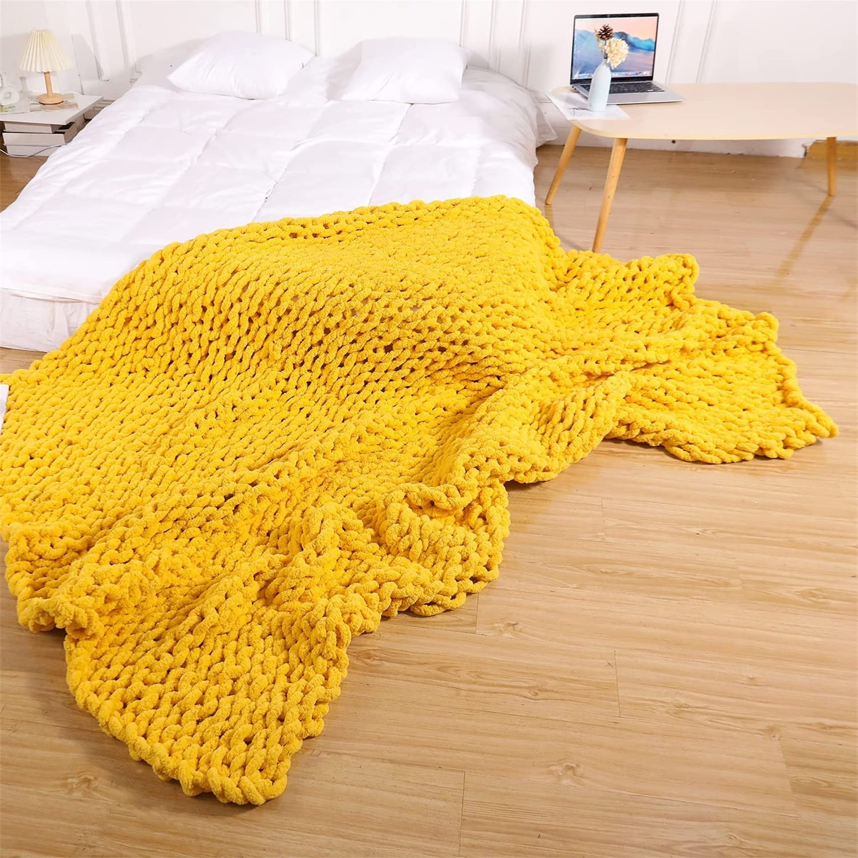 Chunky Knit Blanket - Extra Large 180x200cm (70x78in) Chenille Throw Blanket | Handmade Cozy Bulky Yarn Blanket for Sofa, Couch & Bed | No Shedding, Machine Washable | Yellow | Perfect for Living Room, Bedroom & Winter Snuggling