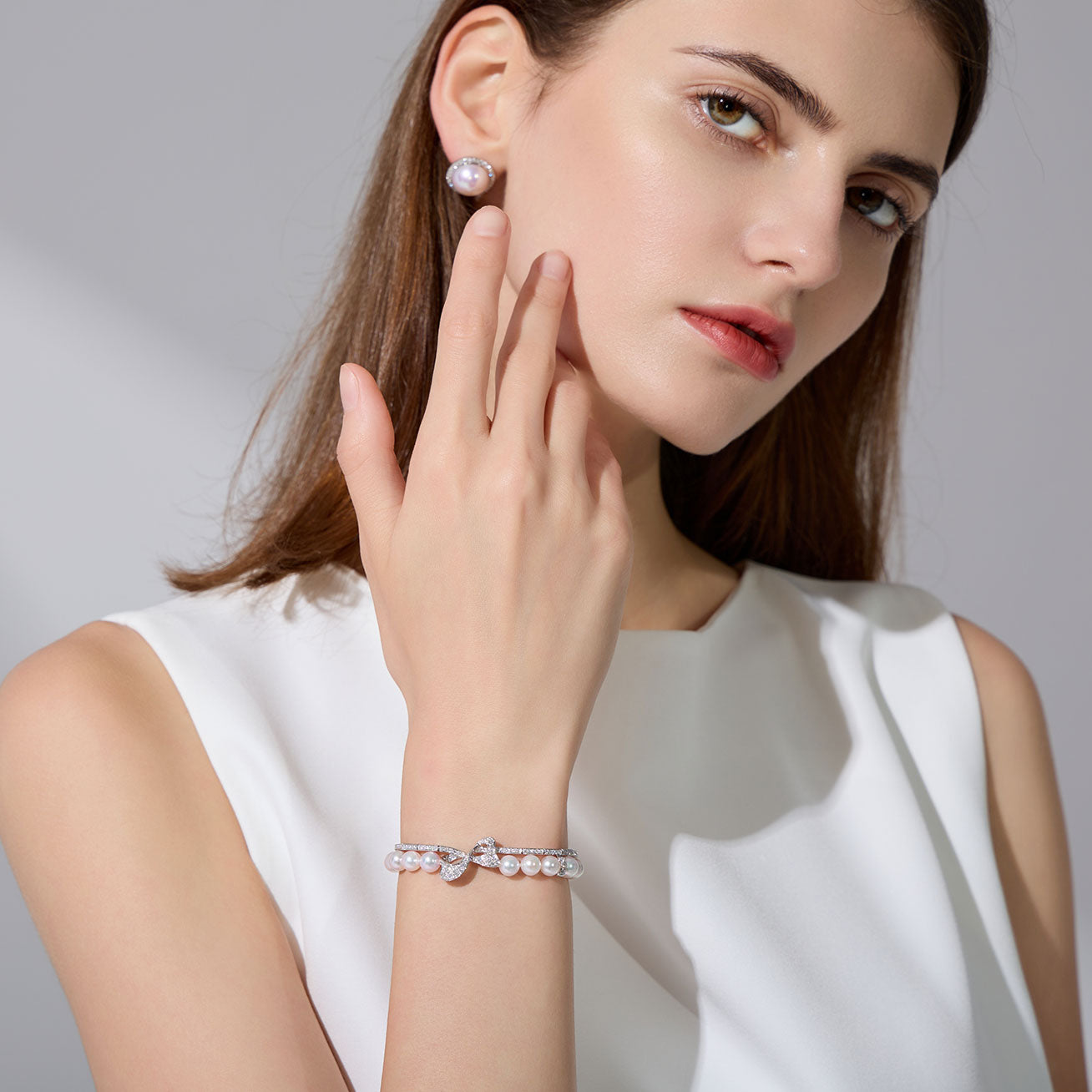 18K Solid Gold Diamond Akoya Pearl Bracelet for Women - Elegant Luxury Jewelry Gift for Anniversary, Birthday & Special Occasions | KB00026