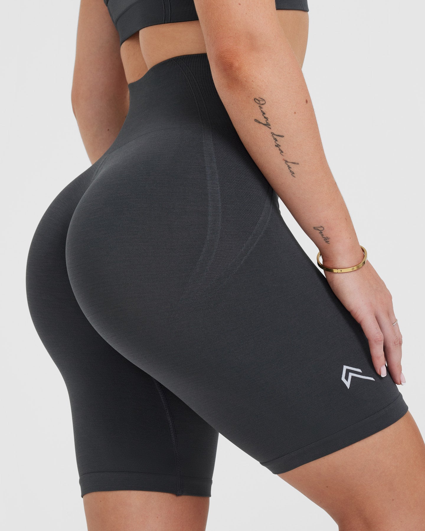 Effortless Seamless Cycling Shorts for Women & Men - Breathable Comfort Bike Shorts with Padding - Perfect for Road Biking, Spinning & Indoor Cycling Workouts