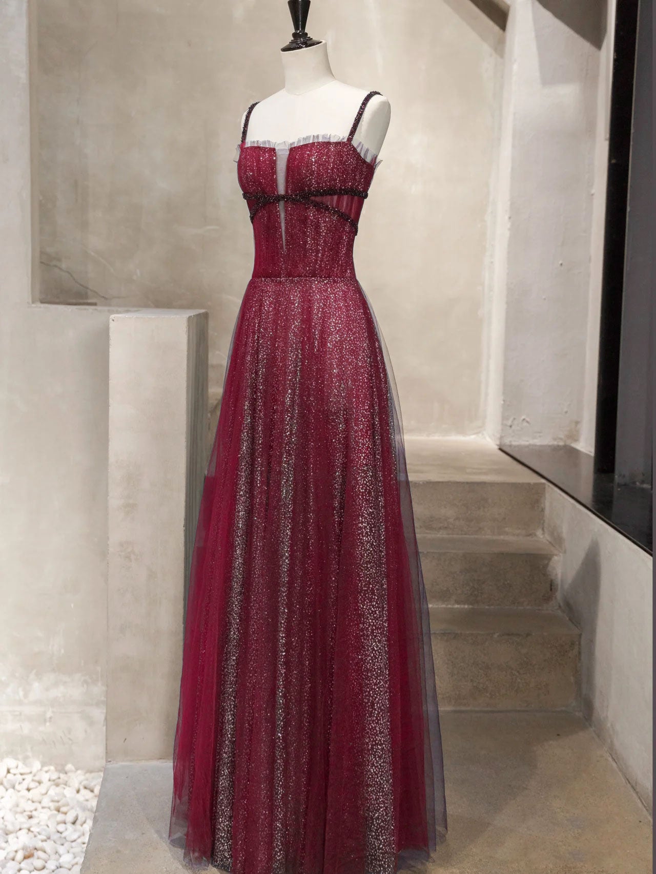 Elegant Tulle Sequin Long Prom Dress for Women - Sparkling Graduation Gown with Sequins - Perfect for Prom Night, Homecoming, and Formal Events