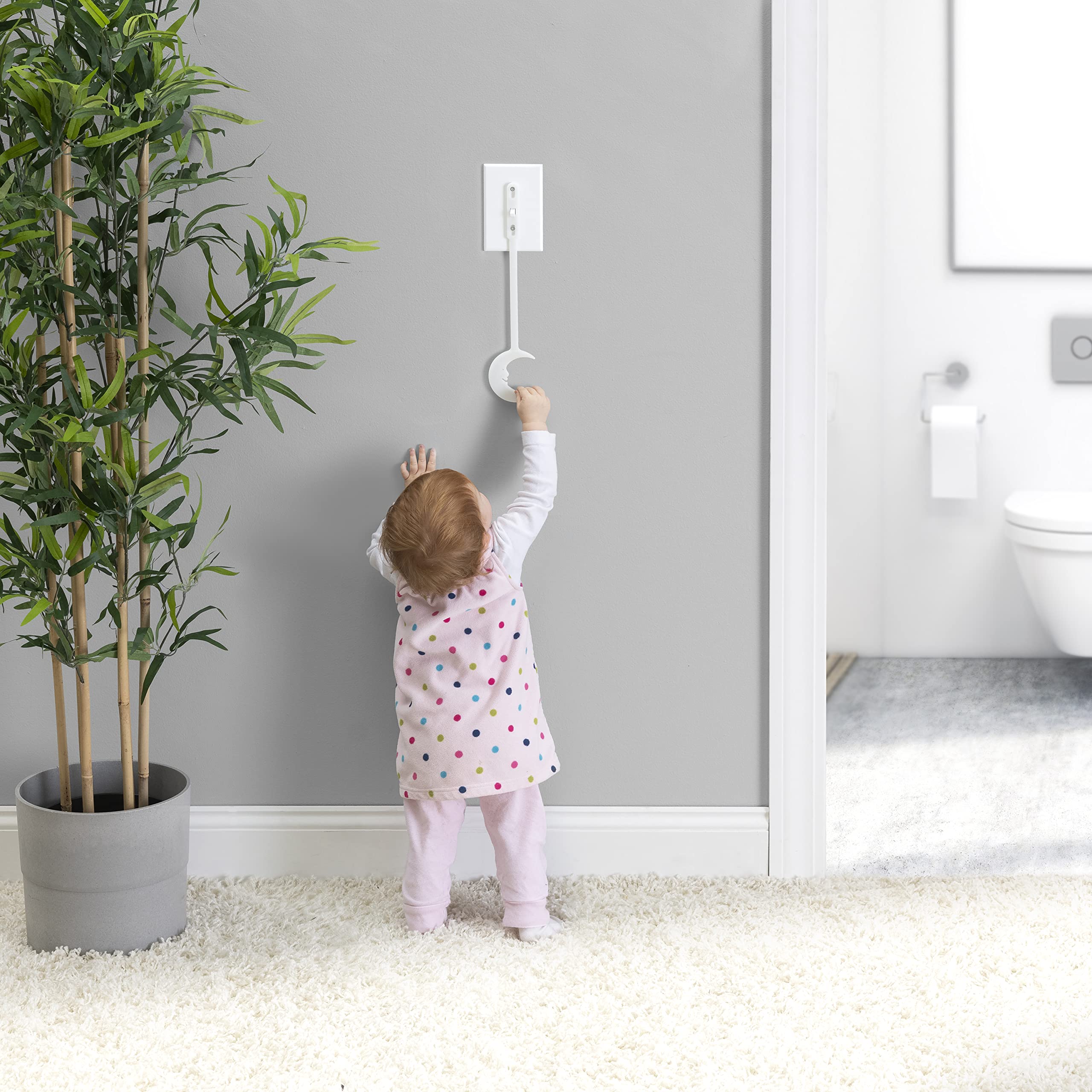 **Light Switch Extender for Kids - Easy Grab Handle, Glow-in-The-Dark (1 Pack, Half Moon Design) - Perfect for Toddlers, Children & Elderly - Ideal for Bedrooms, Playrooms & Low-Reach Areas**