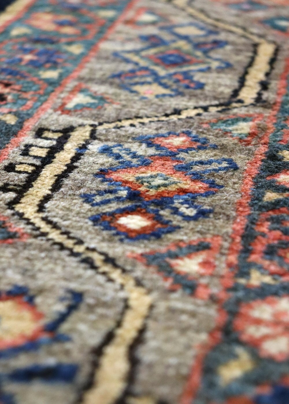 Antique Malayer Handwoven Tribal Rug JF8579 - Authentic Persian Wool Carpet for Living Room, Bedroom & Home Decor