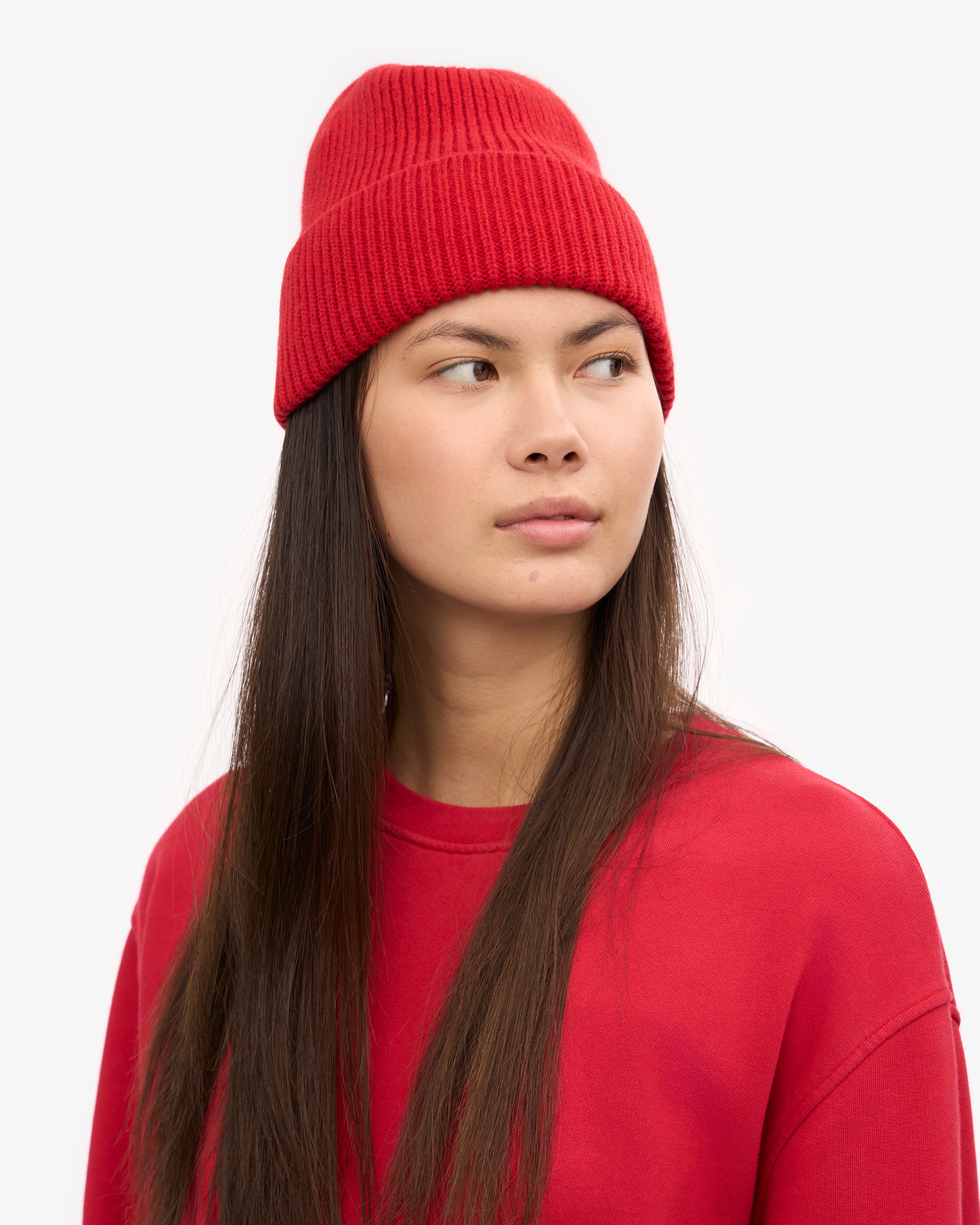 Premium Merino Wool Beanie - Soft & Warm Winter Hat for Men & Women - Scarlet Red - Ideal for Skiing, Hiking & Outdoor Activities