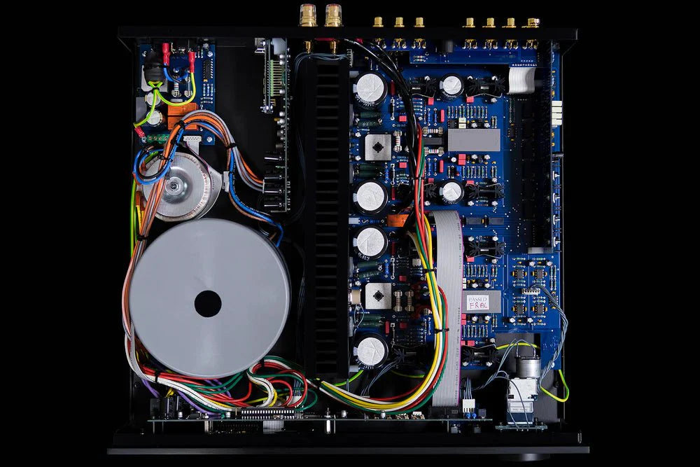 Audia Flight Three S Stereo Integrated Amplifier - High-End Audio System for Home Theater & Music Listening | Perfect for Audiophiles & Hi-Fi Enthusiasts