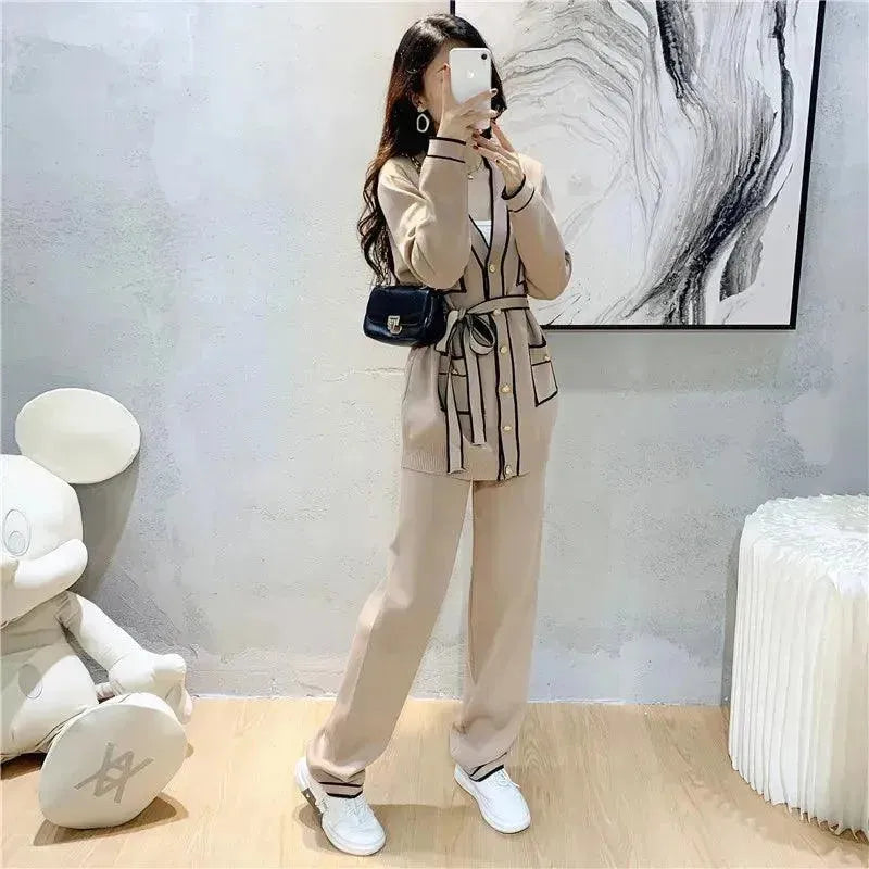 Comfortable Women's Casual Twill Two Piece Outfit Set - Lounge Wear, Travel & Everyday Fashion
