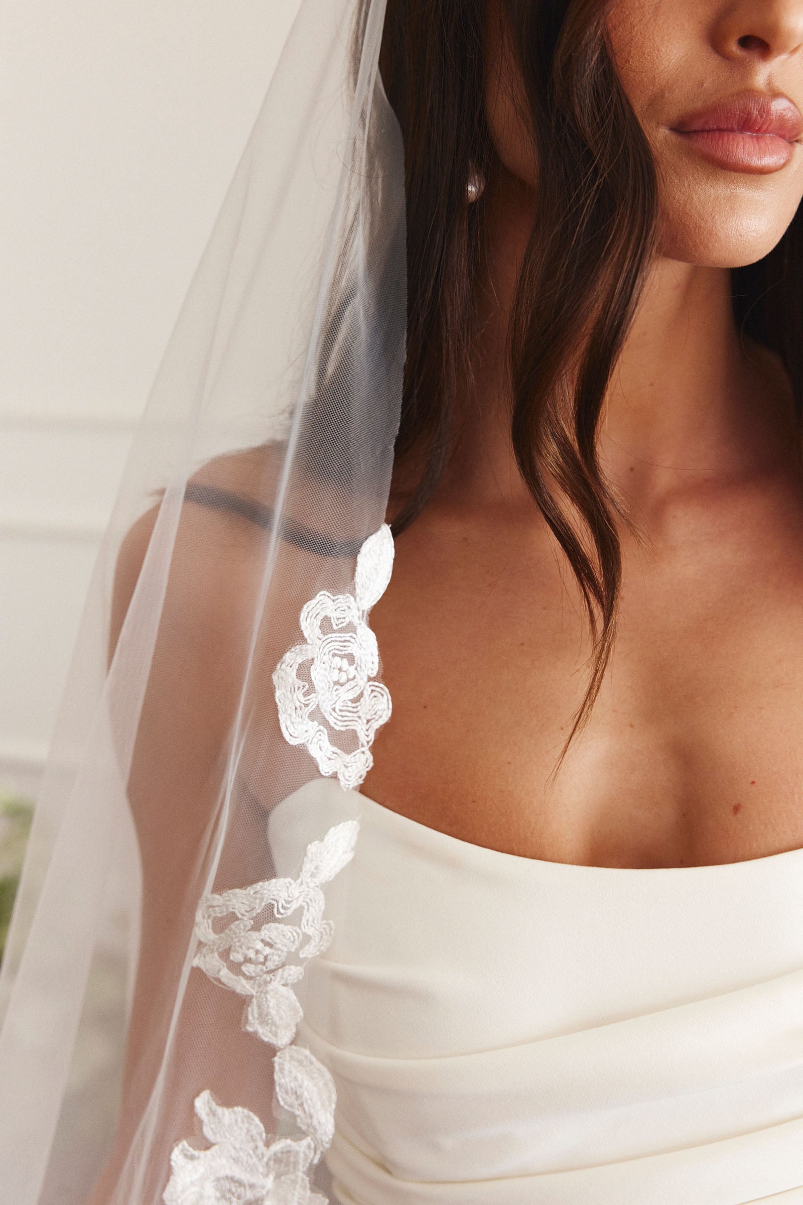 Stevie Veil - Elegant Wedding Veil for Brides | Perfect for Church Ceremonies & Outdoor Weddings