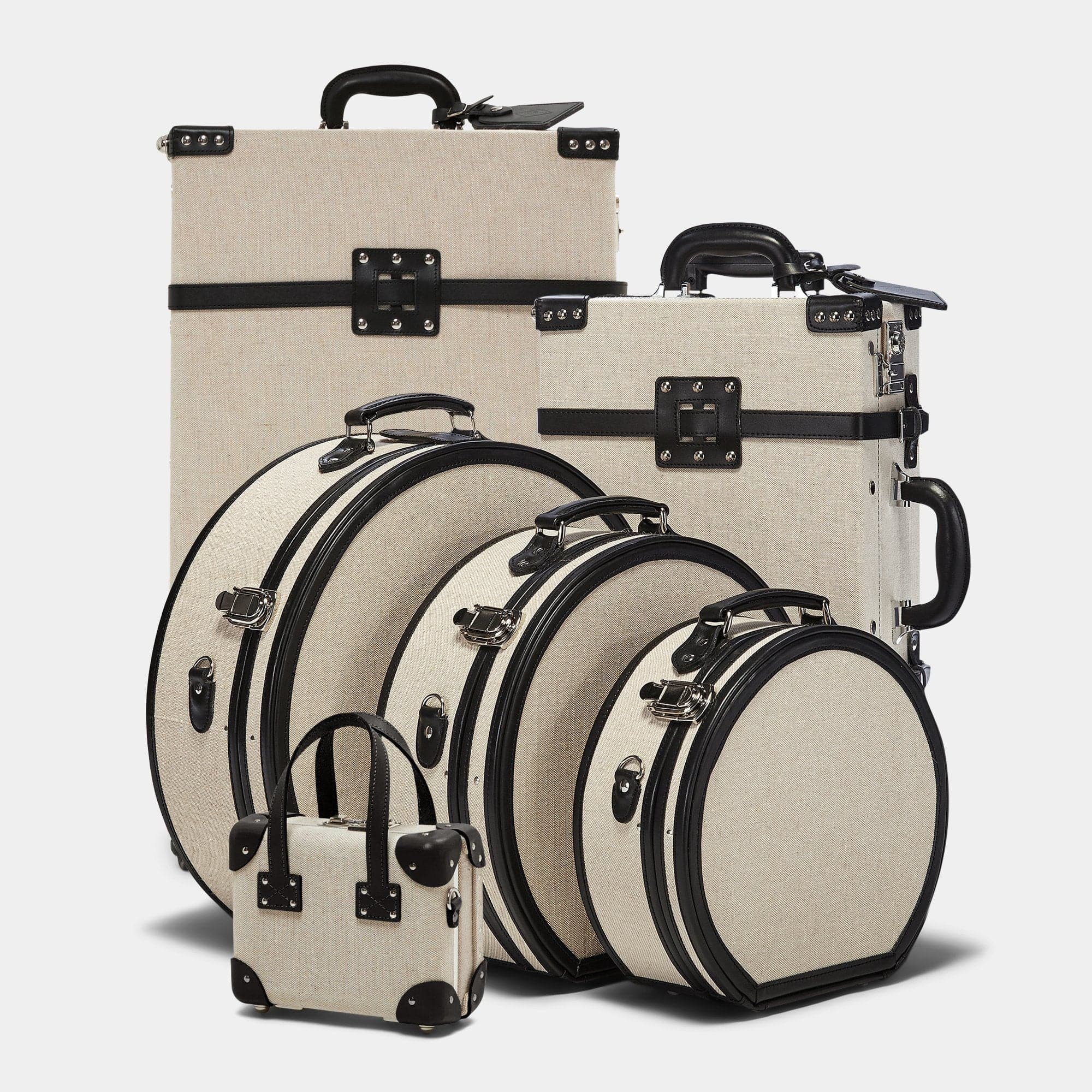 The Editor Black Carry-On Luggage - Stylish & Durable Travel Suitcase for Business Trips & Weekend Getaways
