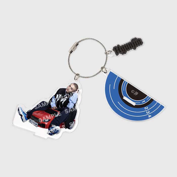STRAY KIDS ACRYLIC STAND KEY HOLDER - OFFICIAL WORLD TOUR <DOMINATE JAPAN> MERCH - K-POP COLLECTIBLE FOR FANS - Perfect for Key Organization & K-Pop Display at Home or Office