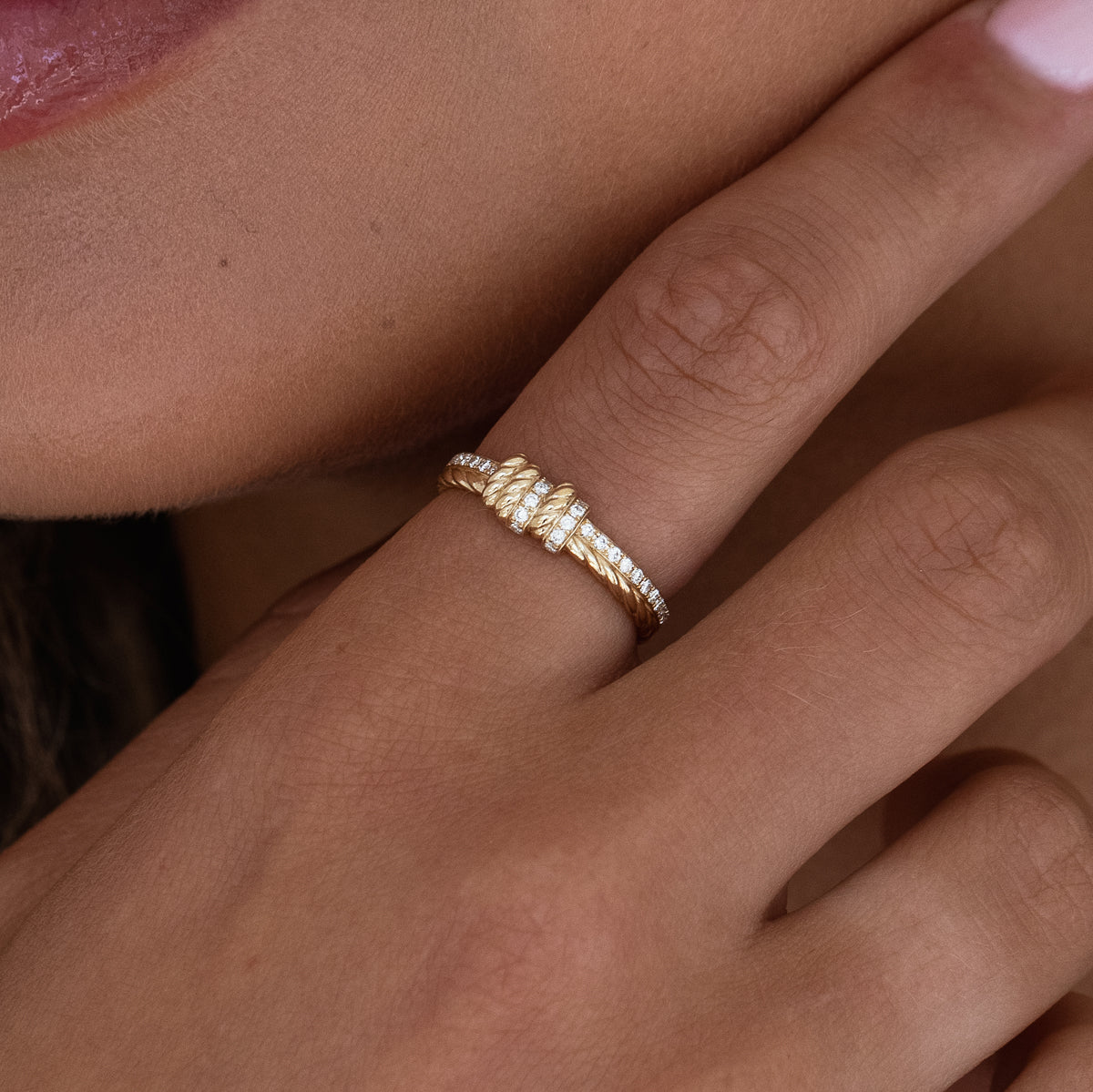 Diamond Bind Ring - Elegant and Durable Wedding Band for Women & Men - Perfect for Engagement, Anniversary, and Special Occasions