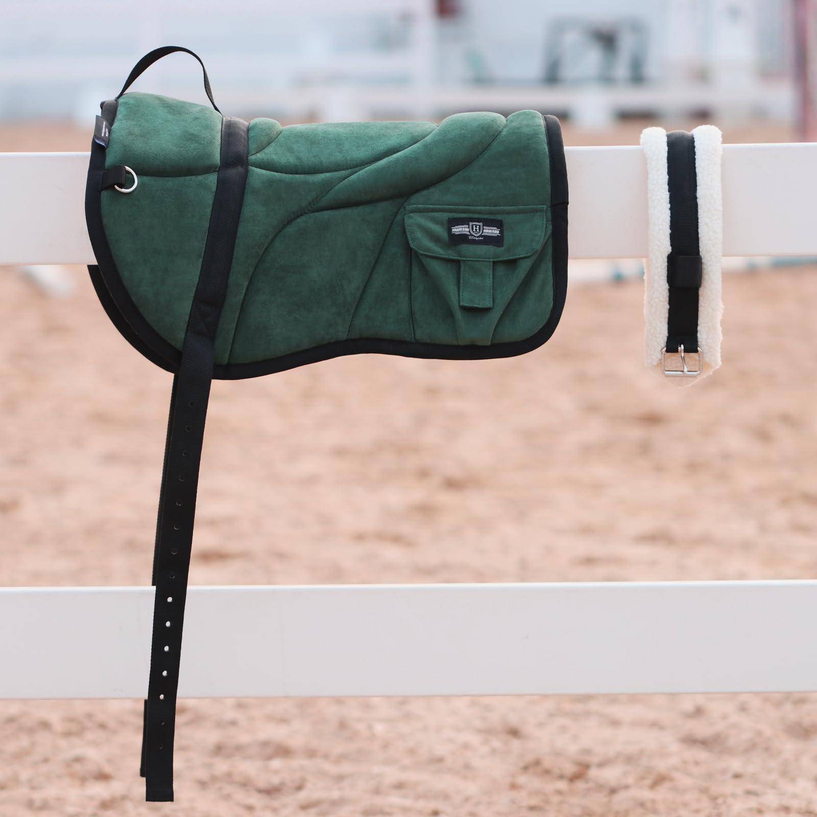 Harrison Howard Anti-Slip Bareback Pad - Extra Thick Center for Maximum Support, Ergonomic Design with Side Pockets & Matching Girth - Perfect for Trail Riding, Horse Training, and Comfortable Bareback Riding