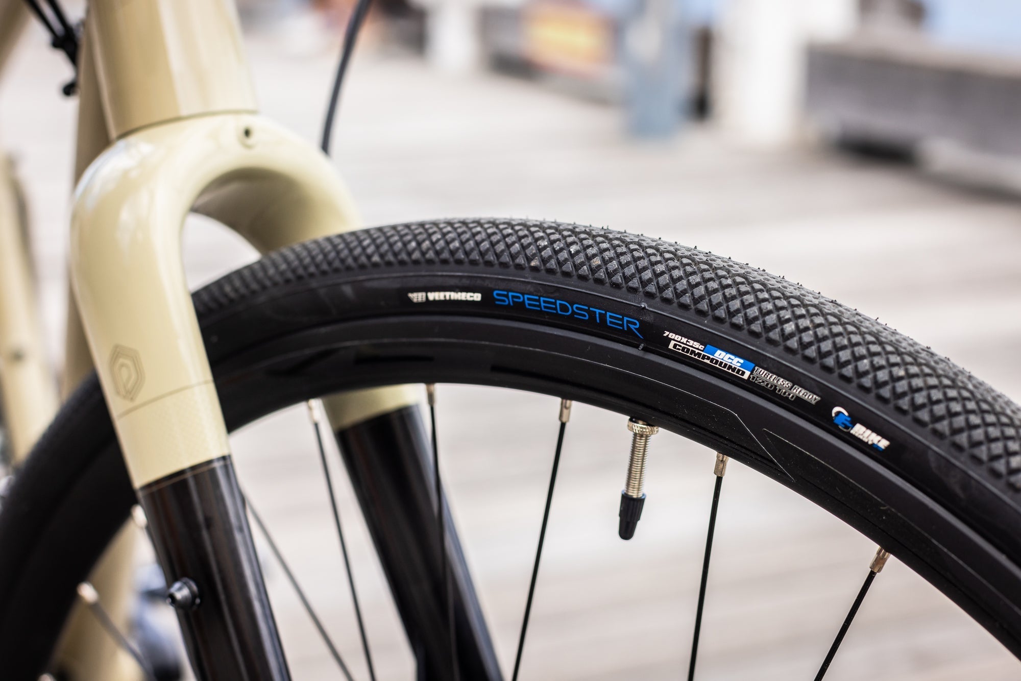 Polygon Path X4 Gravel Bike - Lightweight Aluminum Frame, Disc Brakes, Versatile for Road & Off-Road Cycling - Perfect for Commuting, Adventure Riding & Fitness Training