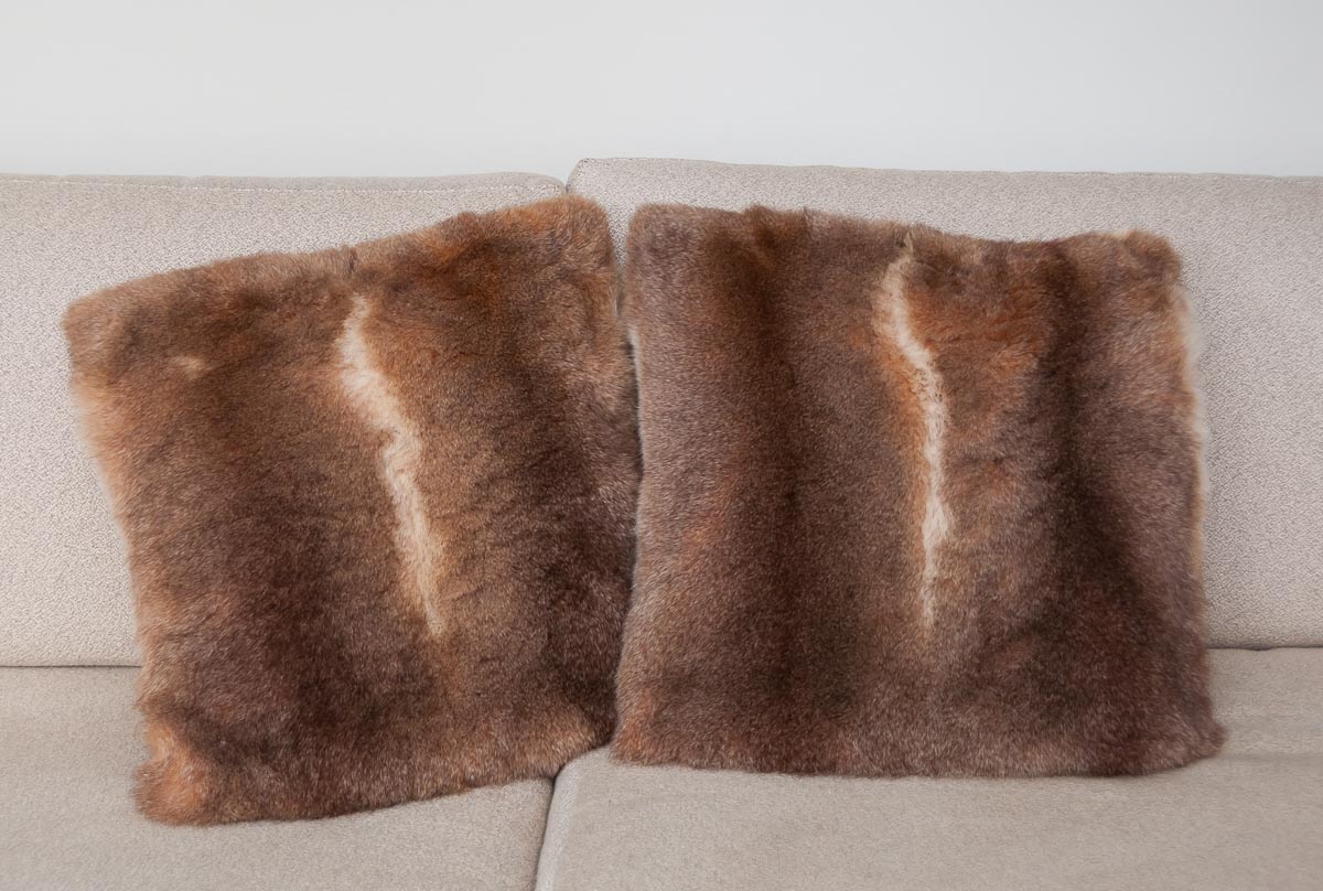 Premium Honey Possum Fur Cushion Cover - Soft & Luxurious Throw Pillow Case for Sofa, Bed, or Chair - Cozy Home Decor Gift for Living Room, Bedroom, or Office