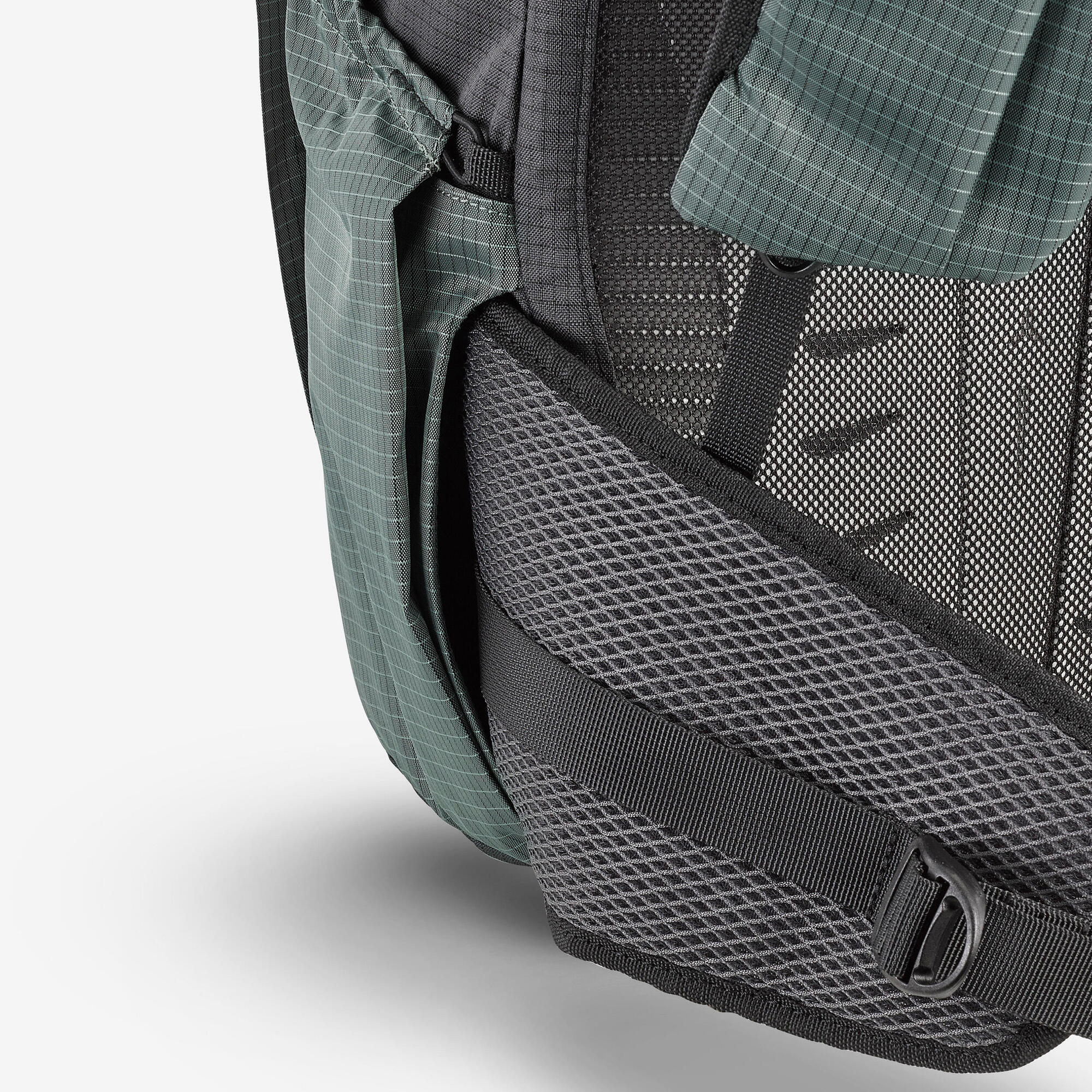 Quechua MH500 22L Lightweight Hiking Backpack - Waterproof Daypack for Outdoor Adventures, Camping & Travel | Perfect for Hiking, Trekking & Daily Commute