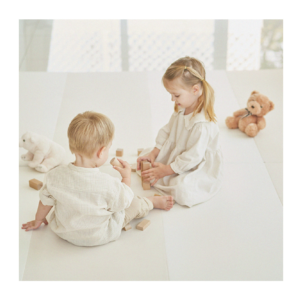 Caraz W4 Extra Thick Foldable Play Mat - 200 x 140 x 4cm - Non-Slip Baby Crawling Mat for Nursery, Playroom & Daycare - Perfect for Toddlers, Infants & Kids Floor Activities